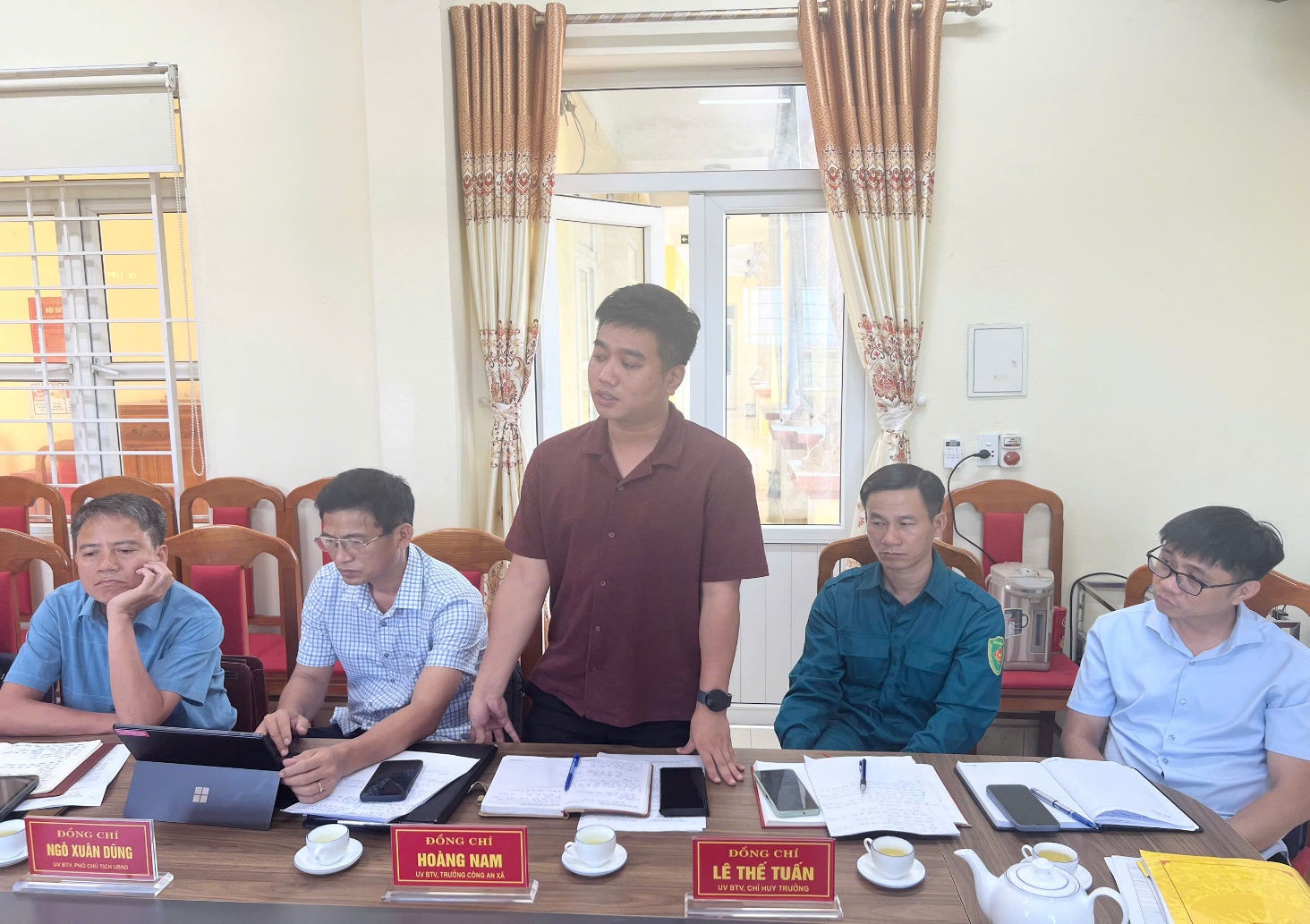 C:\Users\AdminPC01\Desktop\HỌP BTV 29.7.2025\gen-h-z6853721227818_eec801647722c1f52f2a77357718e556.jpg