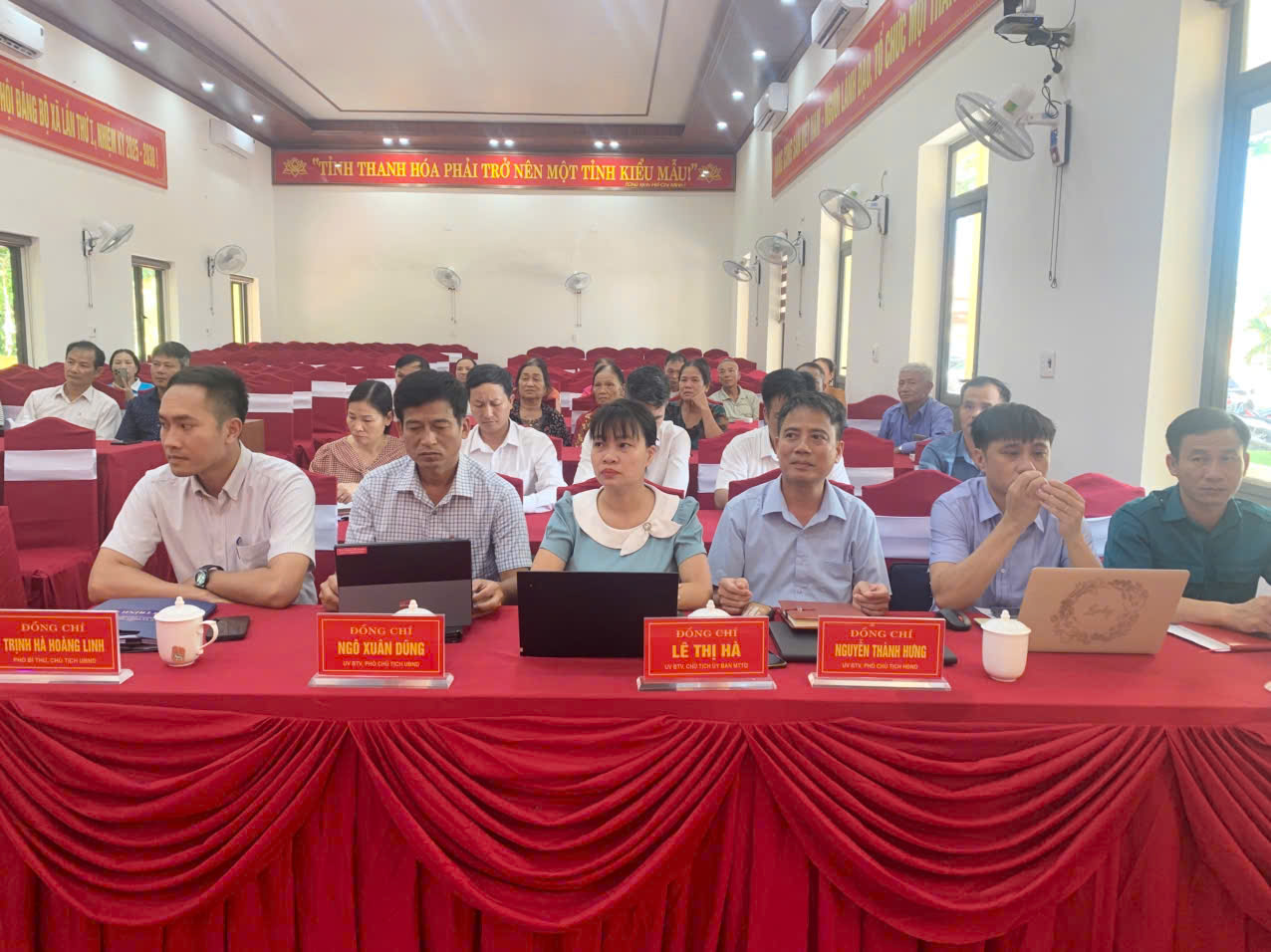 D:\TTCUDVC XÃ\ảnh  họp bch đu 16.7.2025\Ảnh làm việ với 3 thôn chí cường 3.9.2025\gen-h-z6973022176652_d292414c689c12a1f81cf3f44528cef1.jpg