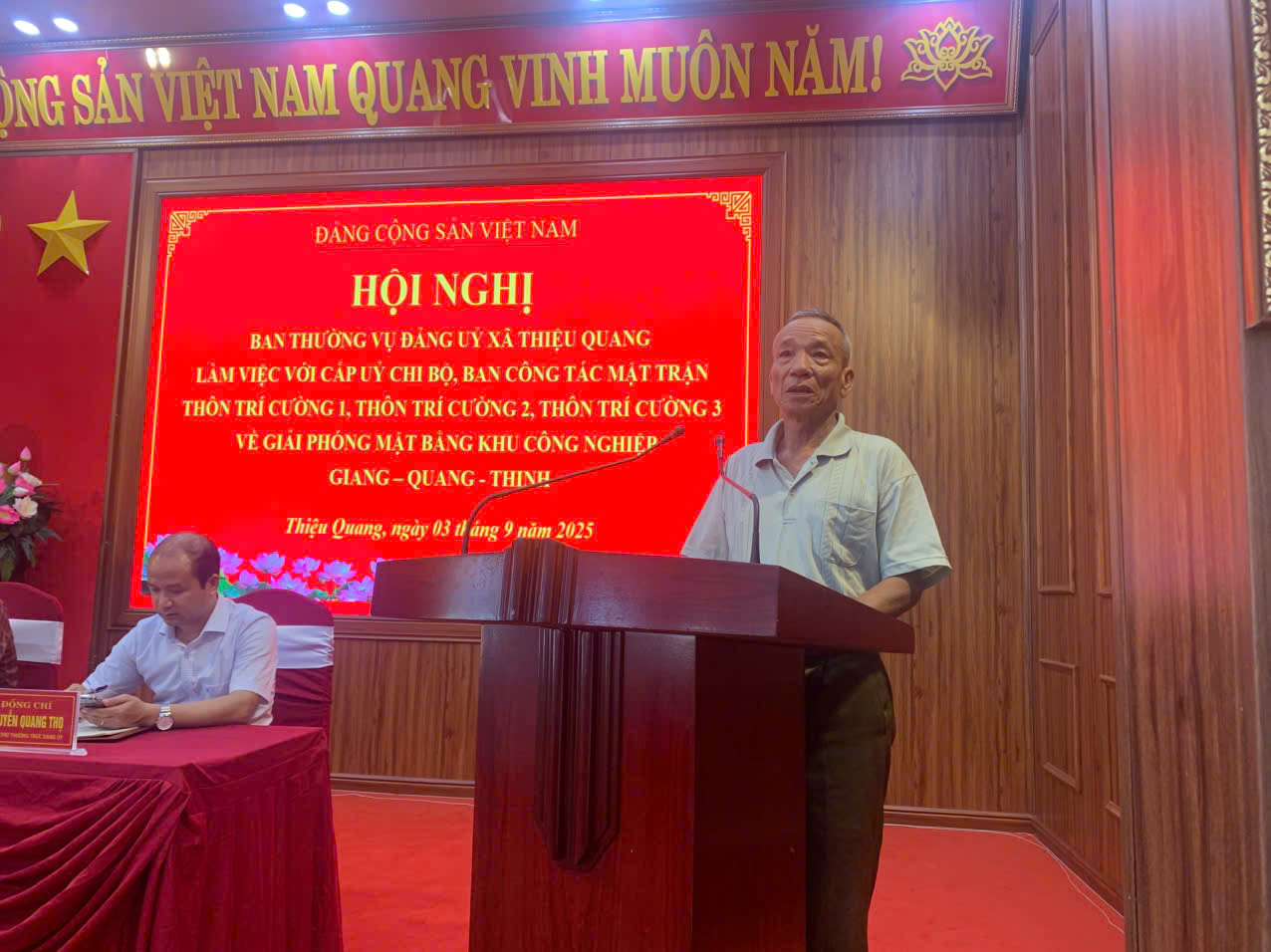 D:\TTCUDVC XÃ\ảnh  họp bch đu 16.7.2025\Ảnh làm việ với 3 thôn chí cường 3.9.2025\gen-h-z6973022238095_7f523aef8859019678c2aa6a3c64be88.jpg