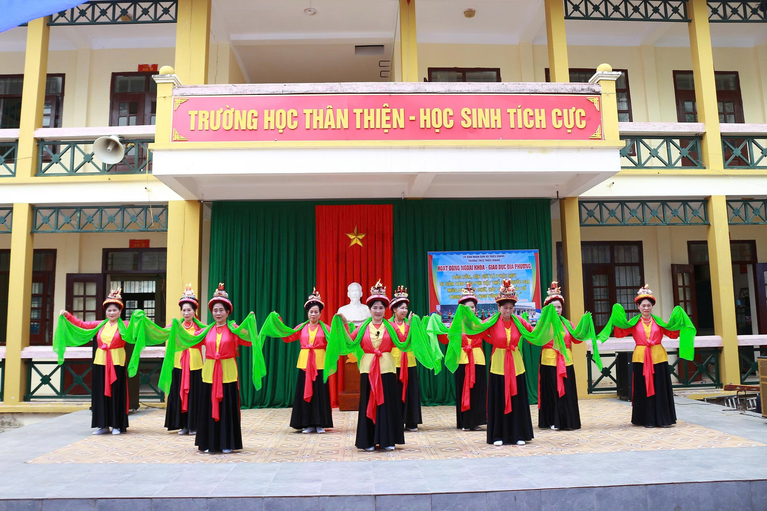 Lan tỏa giá trị di sản văn hóa qua hoạt động ngoại khóa tại Trường THCS Thiệu Quang