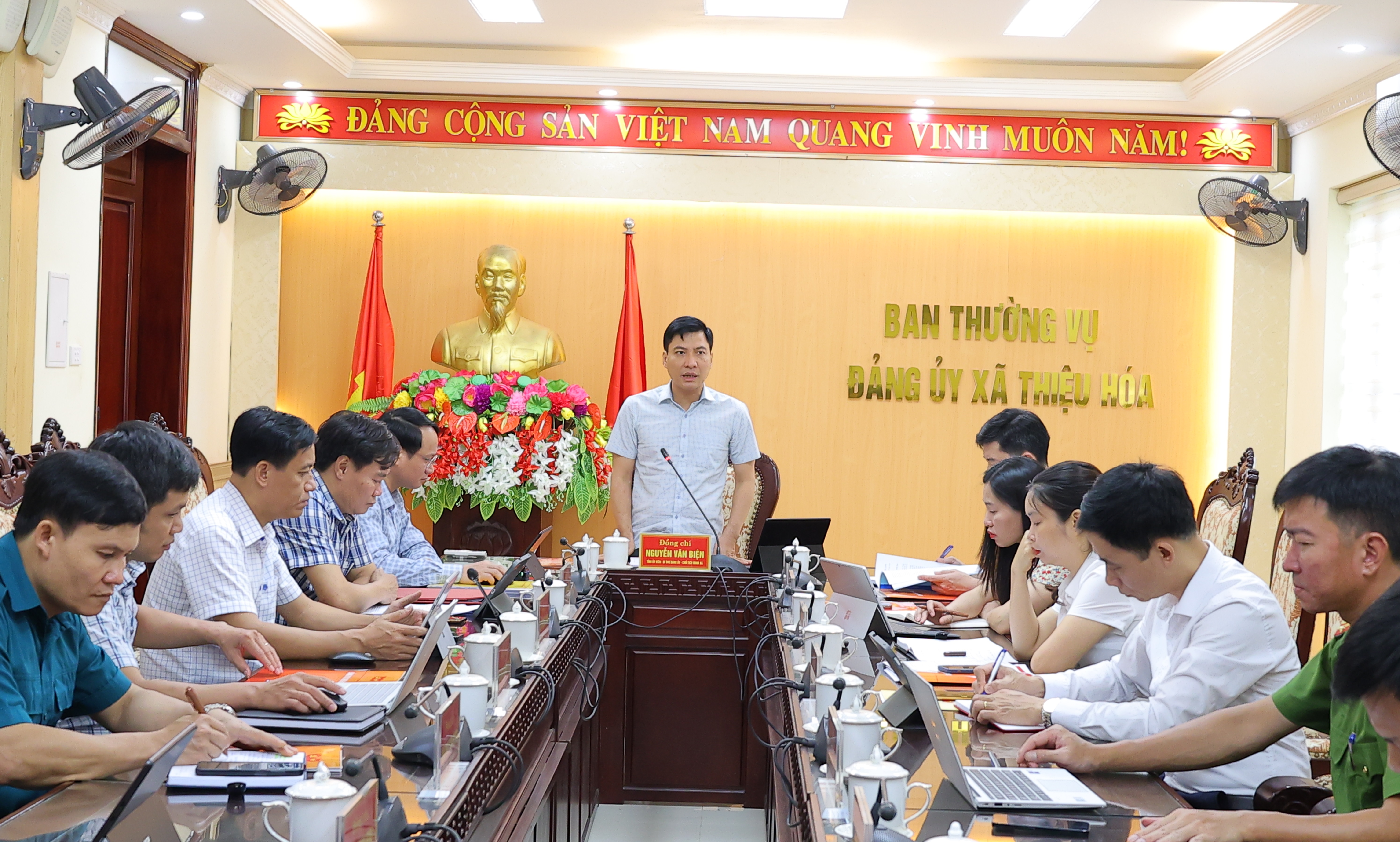 Anh-tin-bai