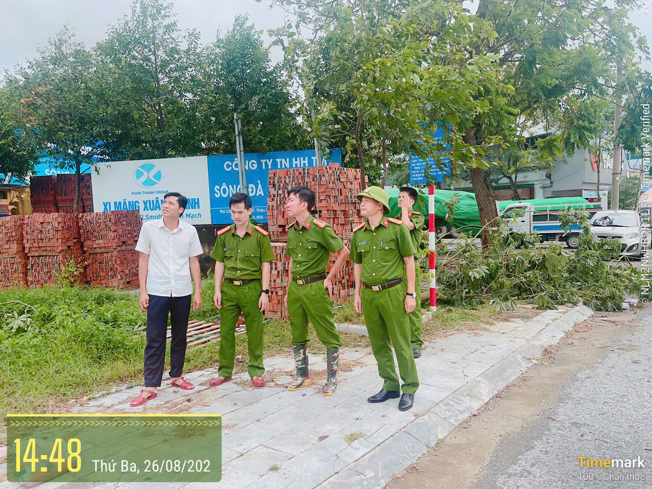 Anh-tin-bai