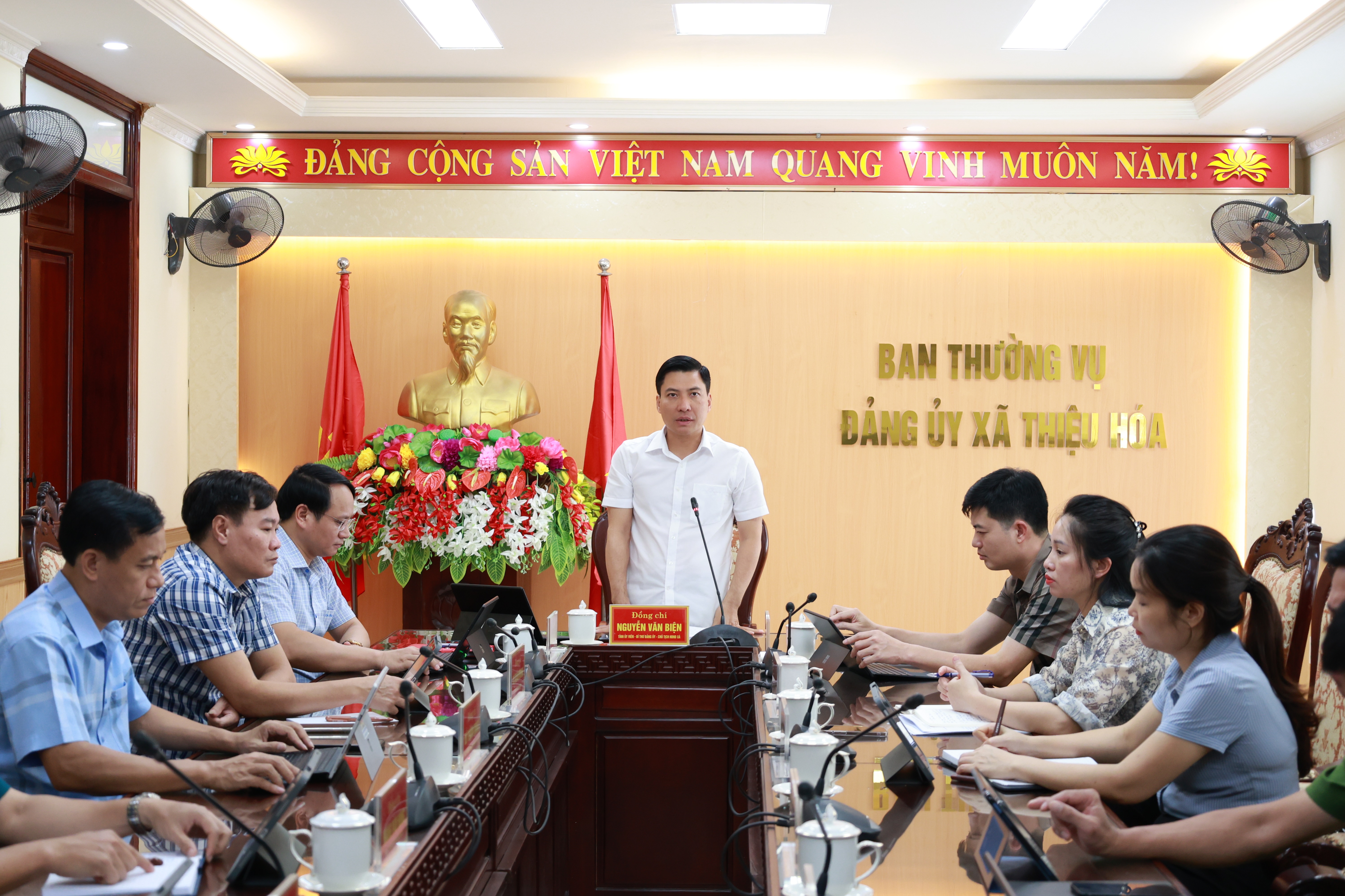 Anh-tin-bai