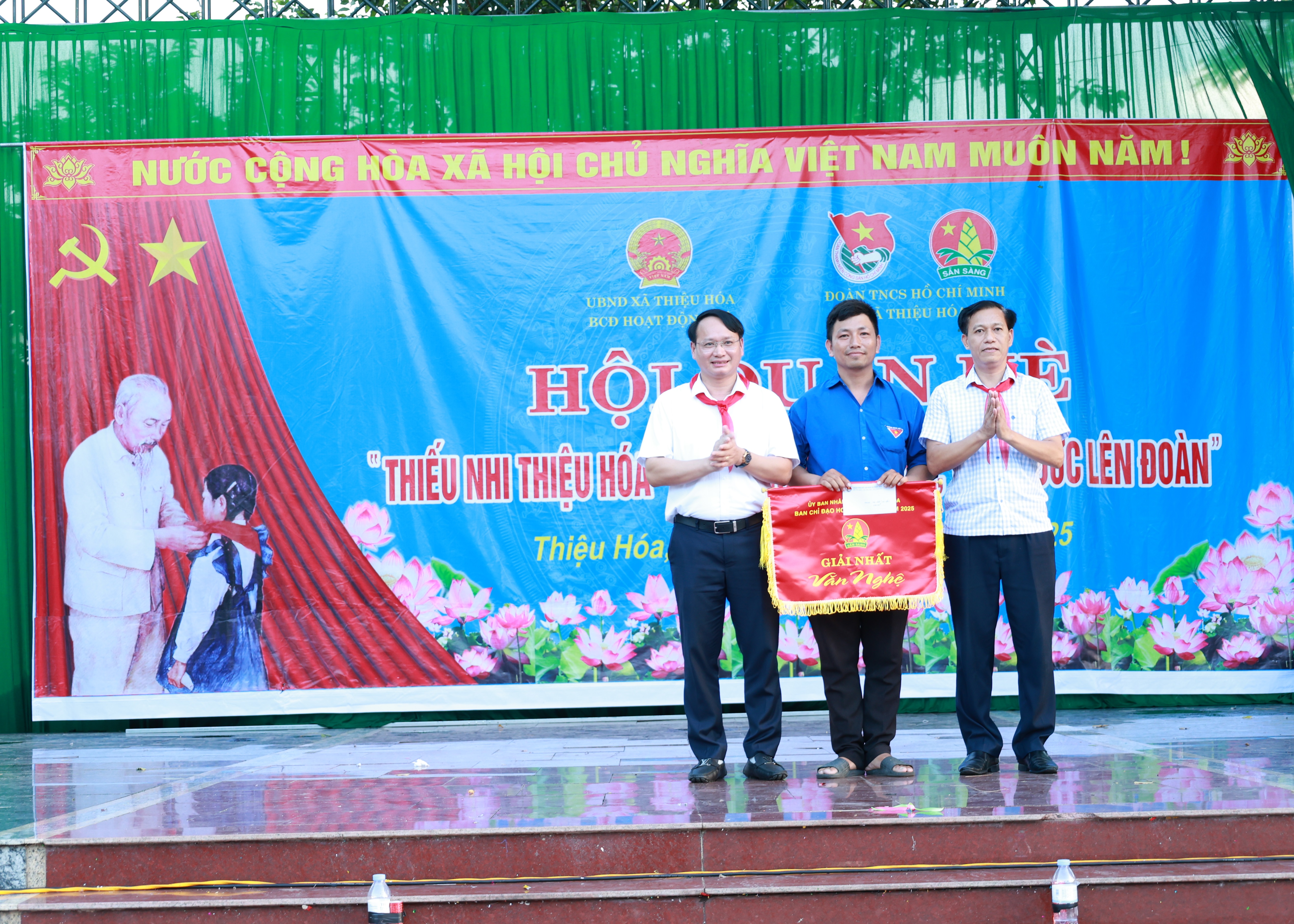 Anh-tin-bai