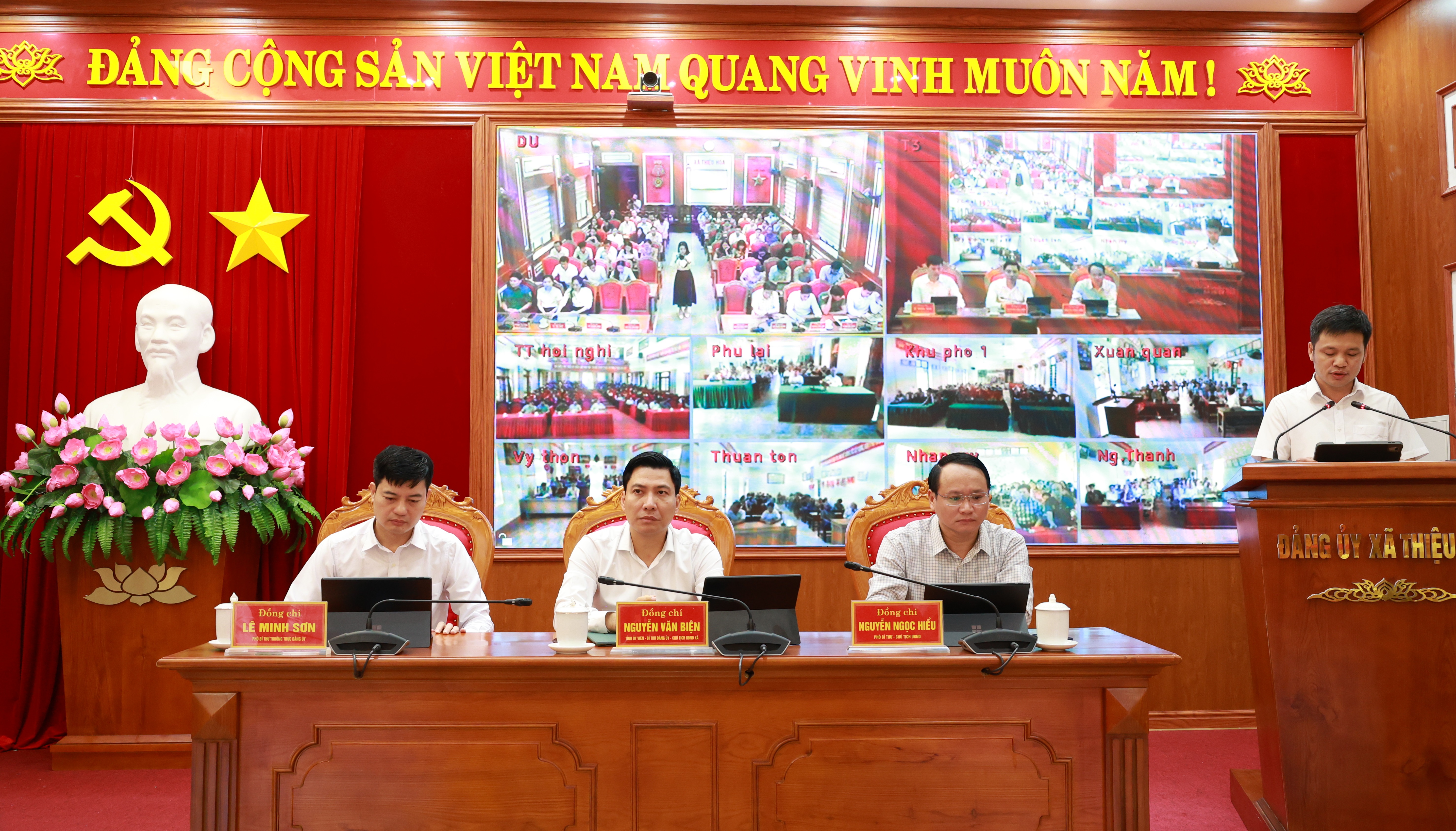 Anh-tin-bai