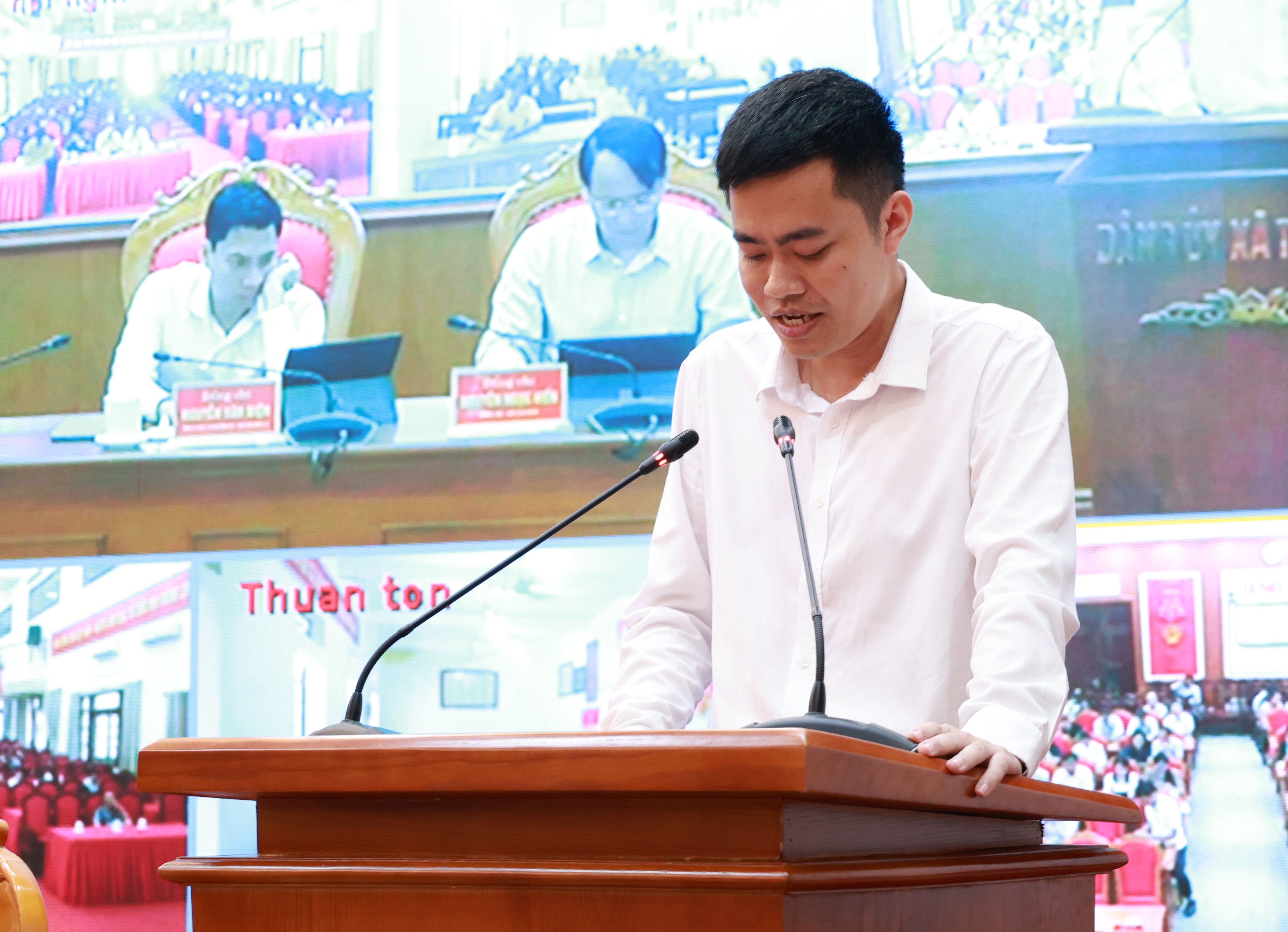 Anh-tin-bai