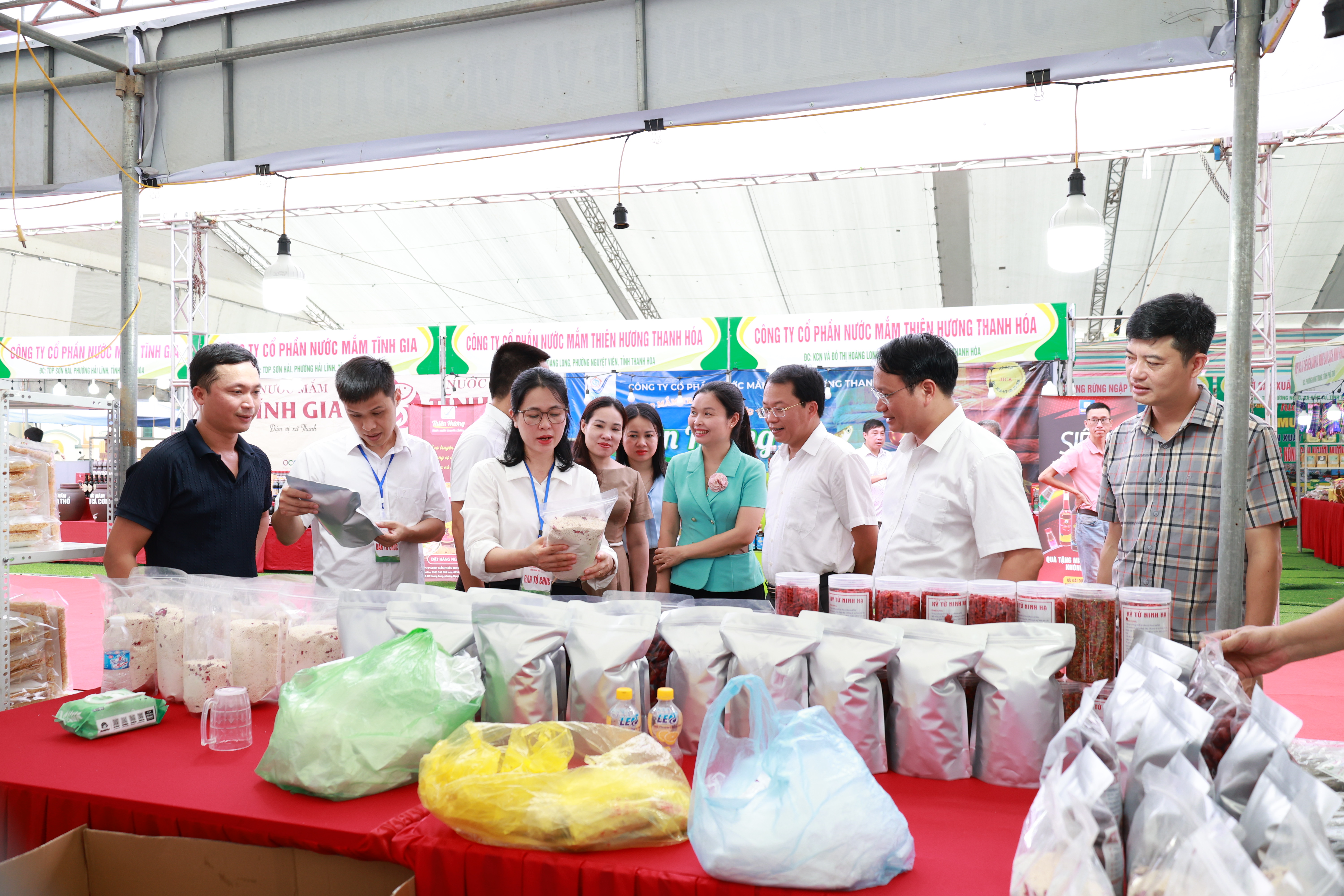 Khai mạc phiên chợ nông sản, thực phẩm an toàn năm 2026