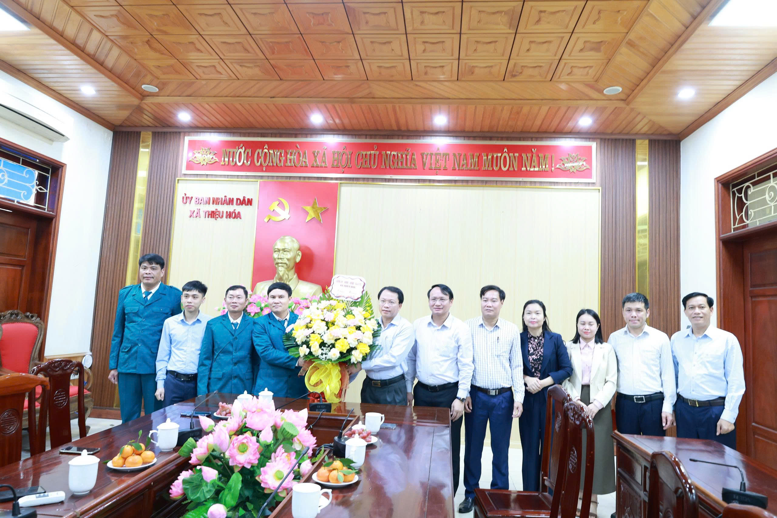 Lãnh đạo xã Thiệu Hóa Chúc Mừng Ngày Thành lập Quân đội Nhân dân Việt Nam 22/12