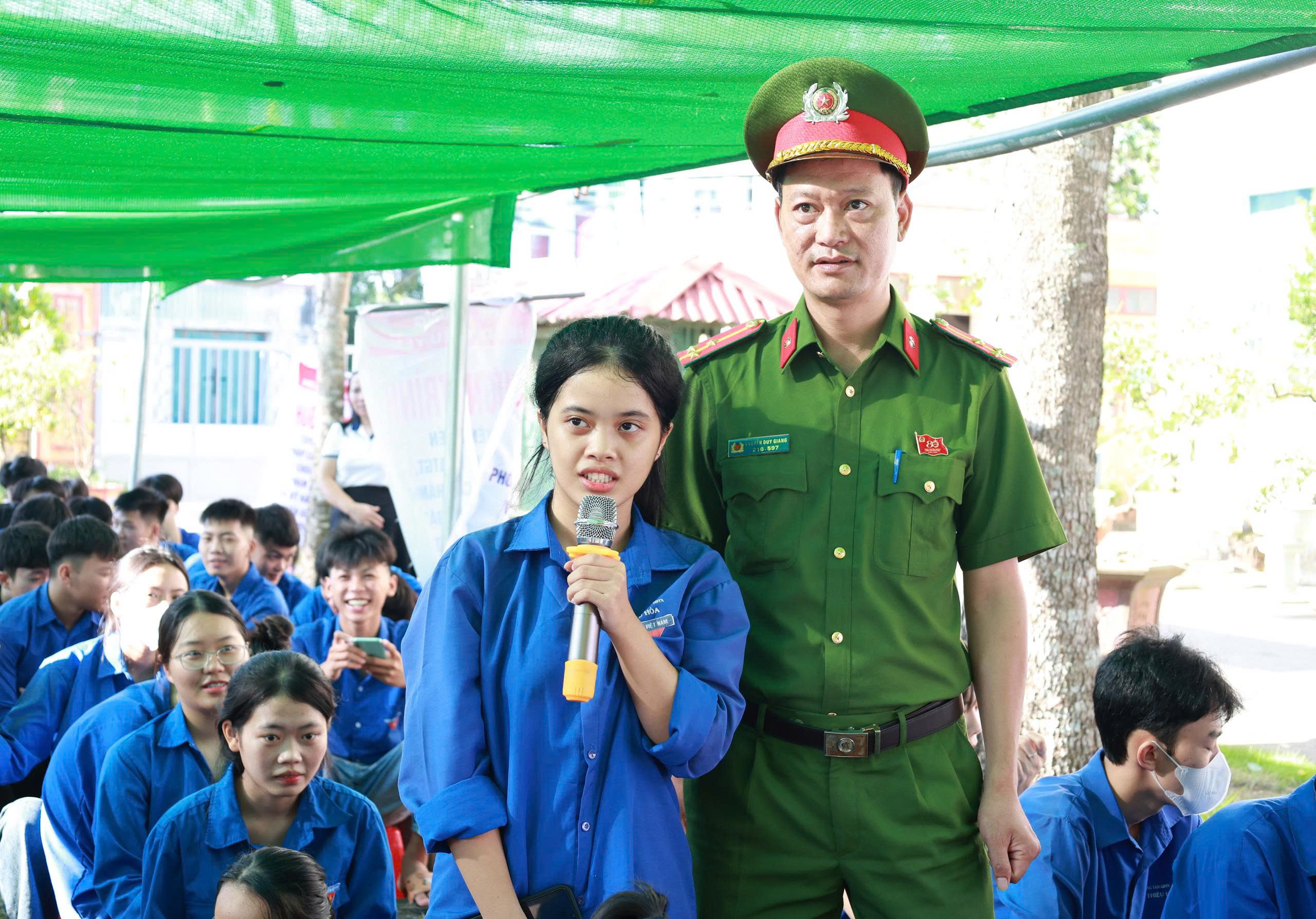Anh-tin-bai