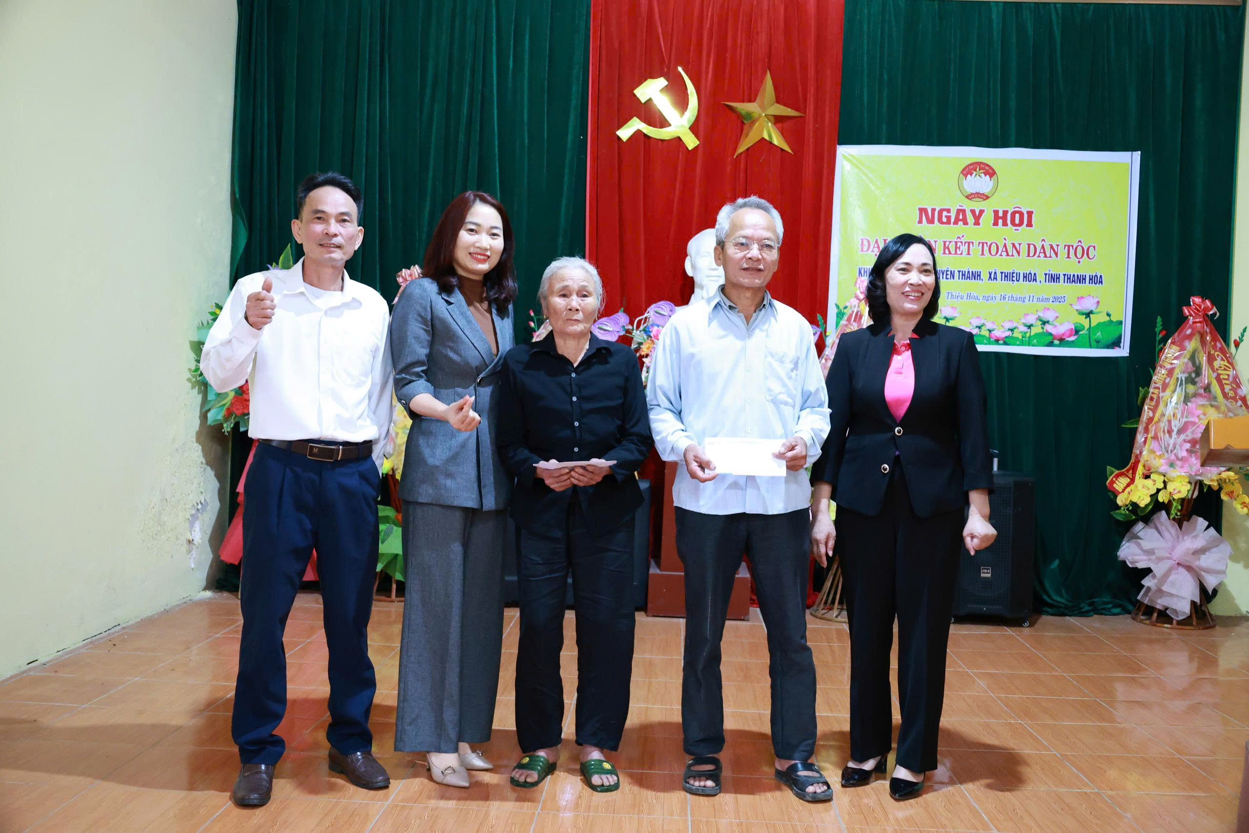 Anh-tin-bai