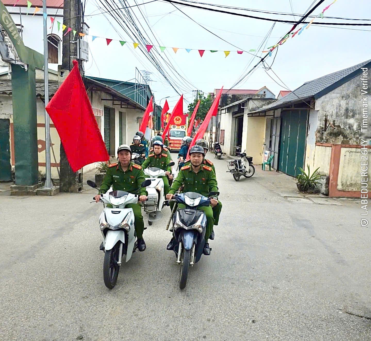 Anh-tin-bai