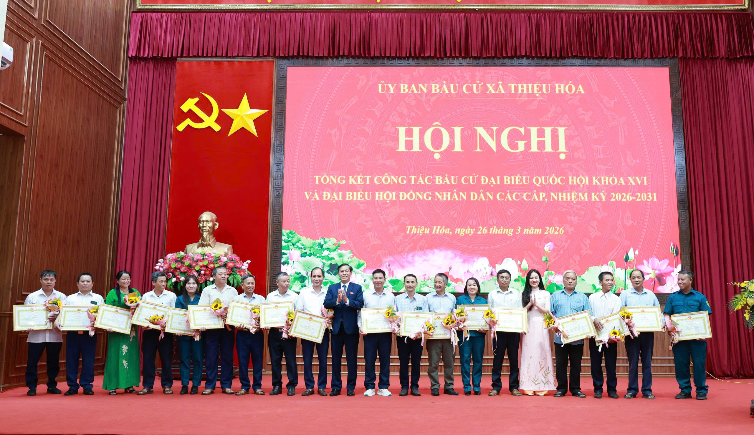 Anh-tin-bai