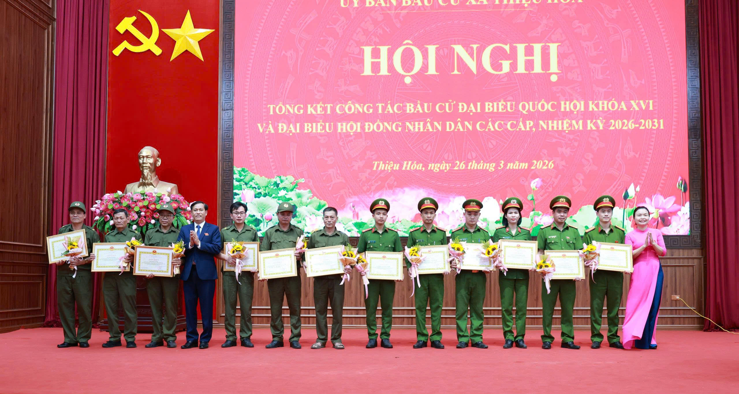 Anh-tin-bai