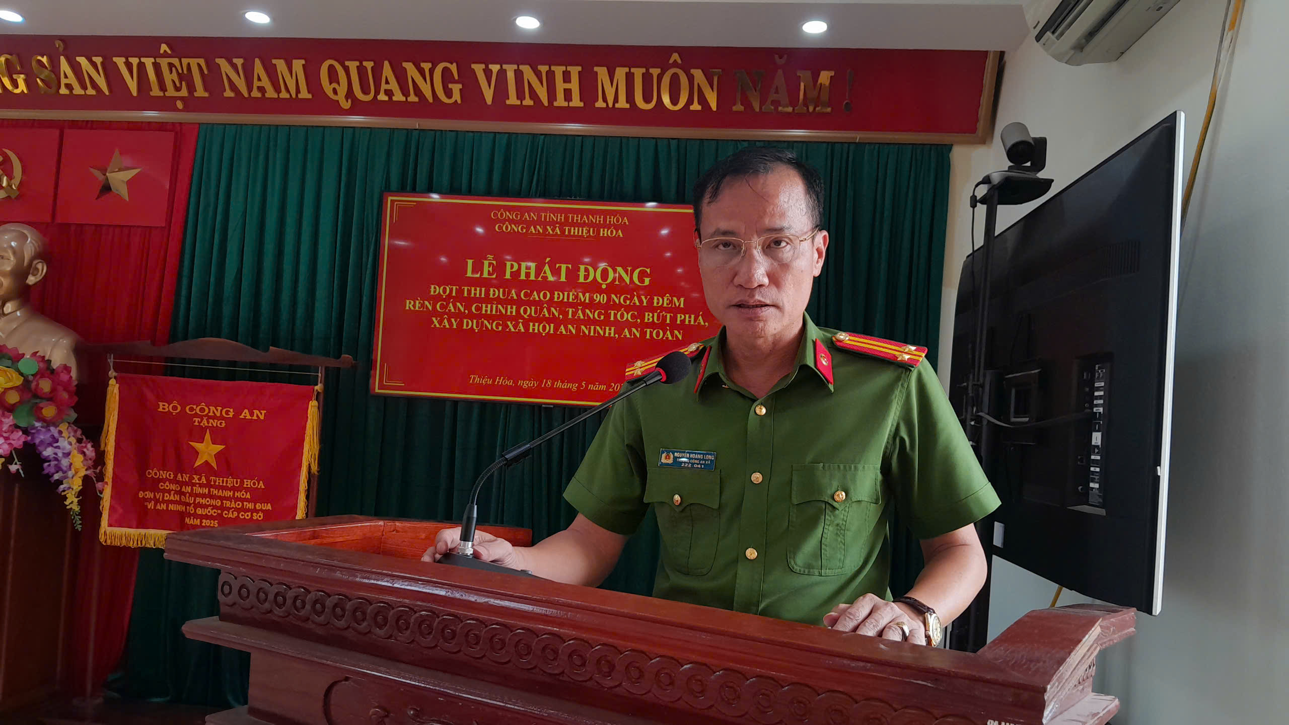 Anh-tin-bai