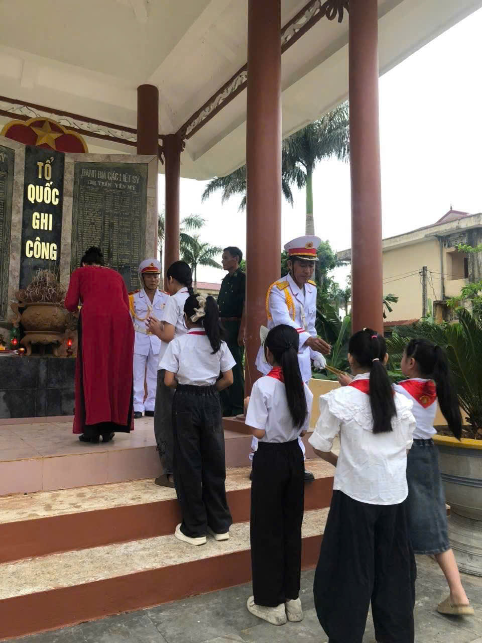 Anh-tin-bai