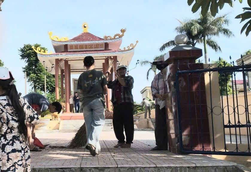 Anh-tin-bai
