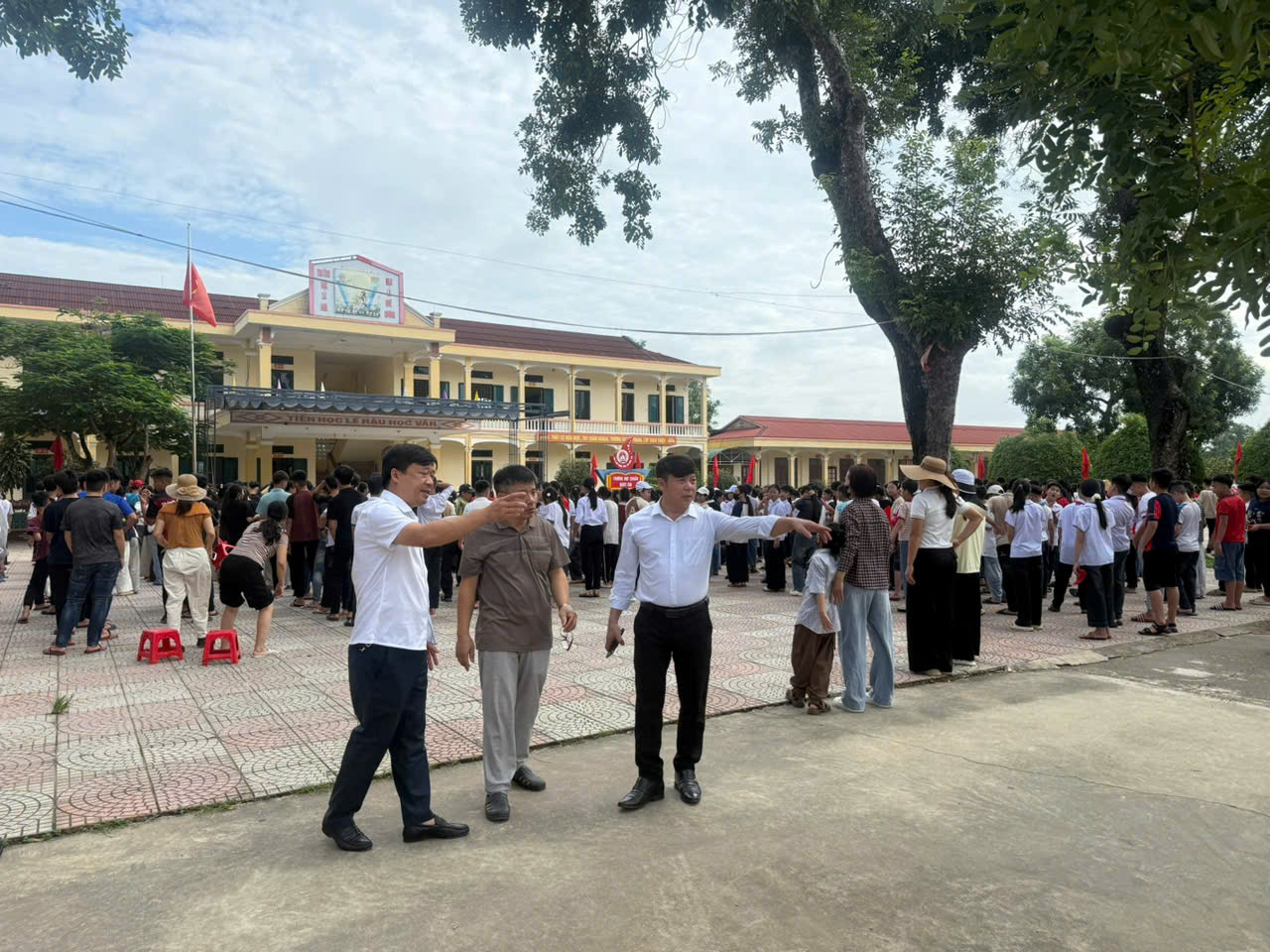 Anh-tin-bai