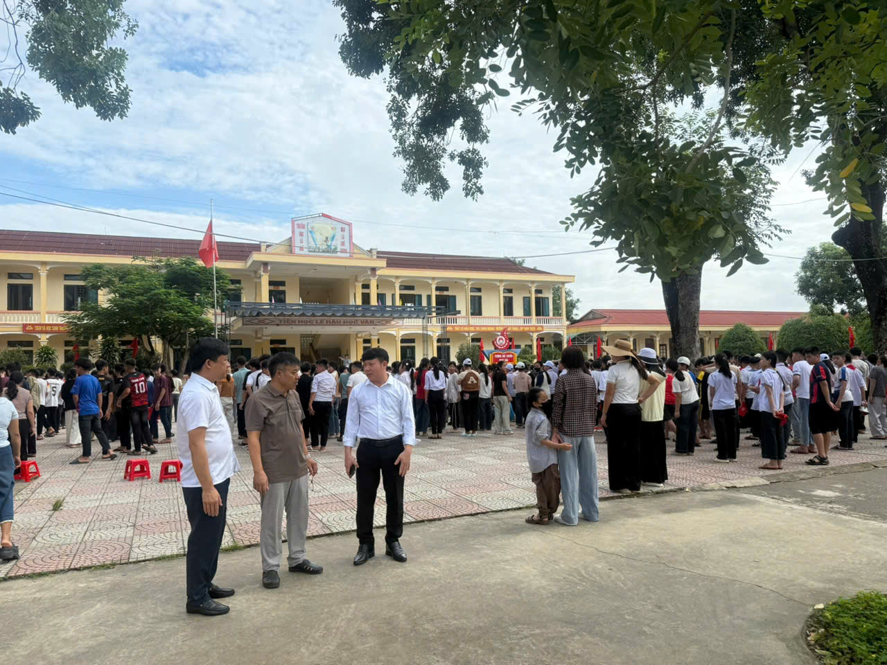 Anh-tin-bai