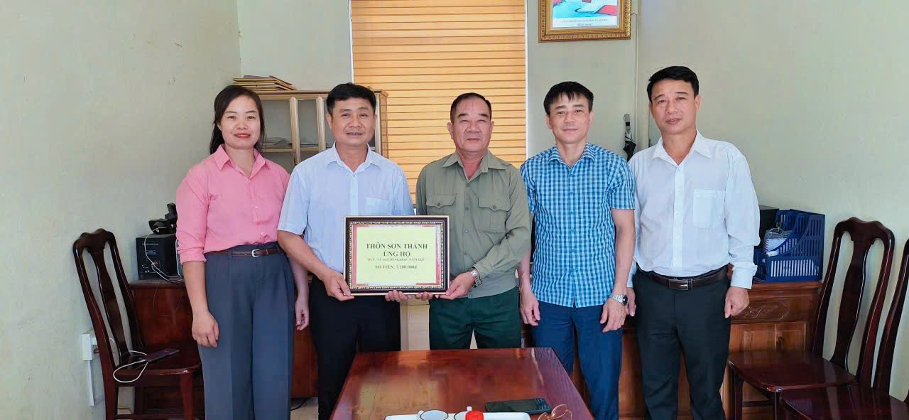 Ban công tác Mặt trận thôn Sơn Thành, xã Công Chính kêu gọi, vận động các tầng lớp nhân dân trong thôn ủng hộ quỹ vì người nghèo