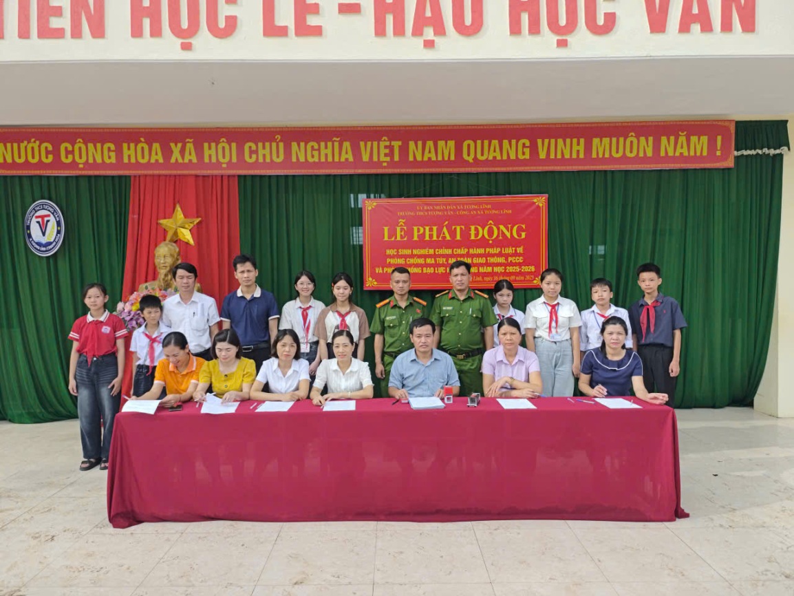 D:\13. NHẠC , VIDEO, ẢNH\Tuyên truyền ma túy\z7016065302293_581e7bd0bcbfc6105dbb2199e230556c.jpg