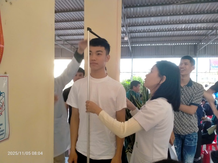 Description: C:\Users\User\Desktop\DANG CONG\z7199662076484_271eb85298524dcde13ed2653e816f7b.jpg