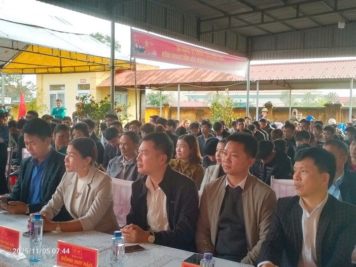 Description: C:\Users\User\Desktop\DANG CONG\z7216154206356_5fb44bd245cac66385b2fb2c07ec5180.jpg