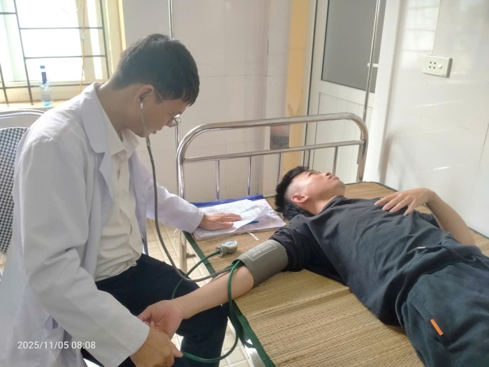 Description: C:\Users\User\Desktop\DANG CONG\z7199662065891_b117dd8c264649fcfc9eadf3b8cf5bfd.jpg