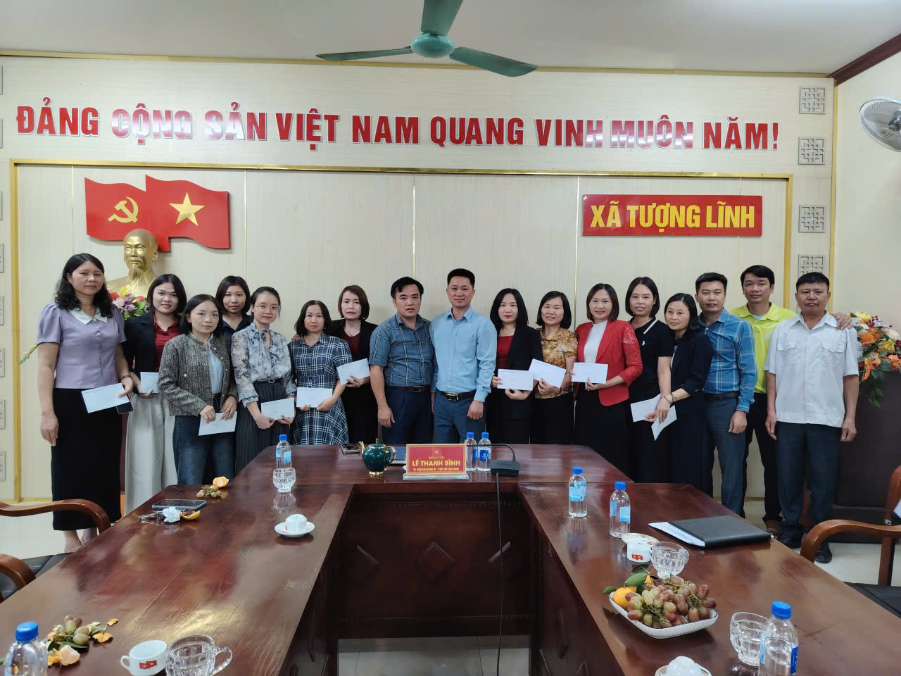 Description: C:\Users\User\Desktop\DANG CONG\z7223121975687_7e6a33ad832d366ccbebde5074f1906f.jpg