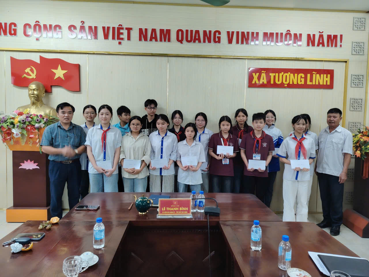 Description: C:\Users\User\Desktop\DANG CONG\z7223121990914_9d396ec522eda88c3c65670d64748528.jpg