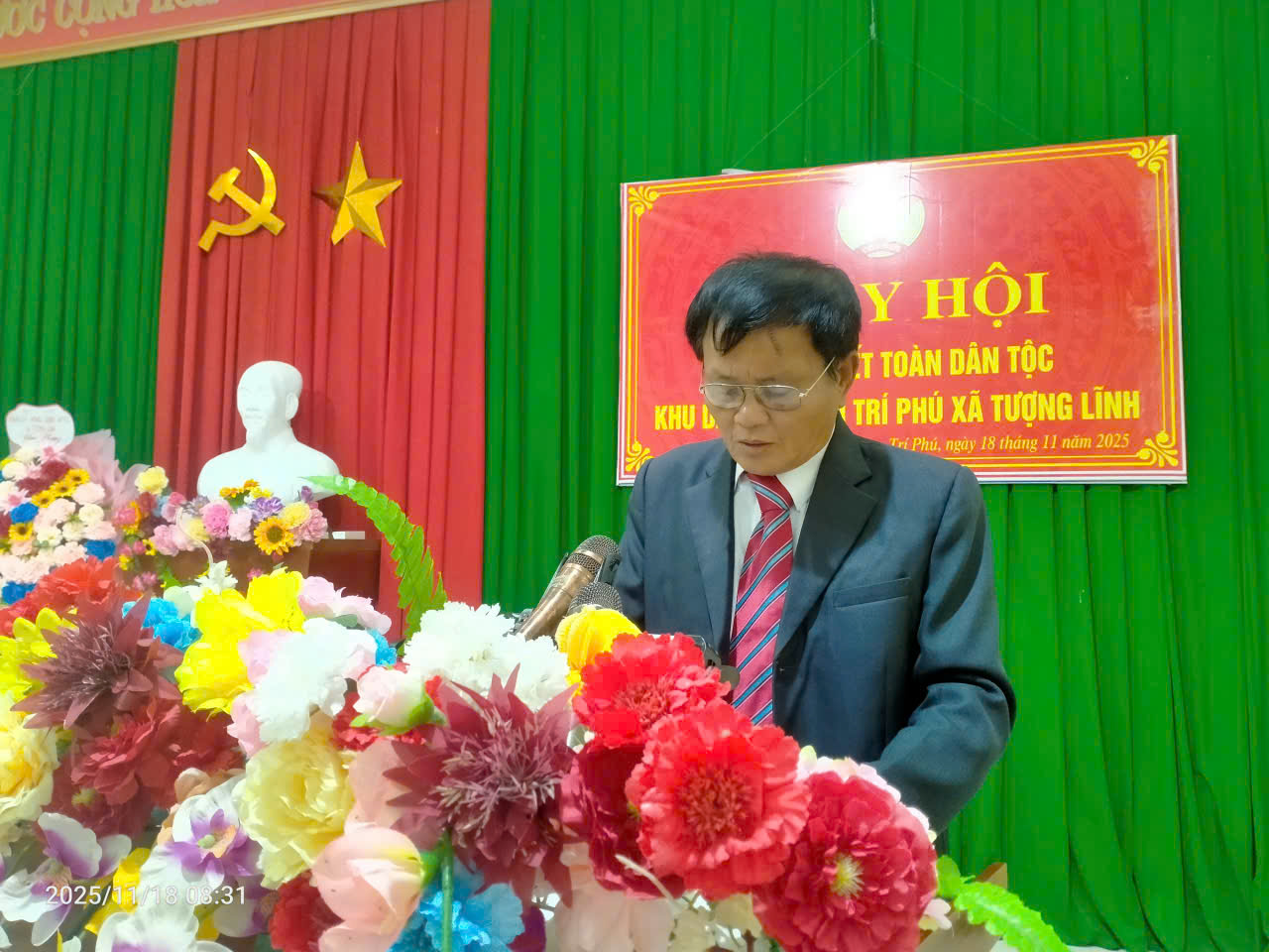 Description: C:\Users\User\Desktop\tri phu\z7238999414980_b981786e616c5d5aa97cbc681336c45b.jpg