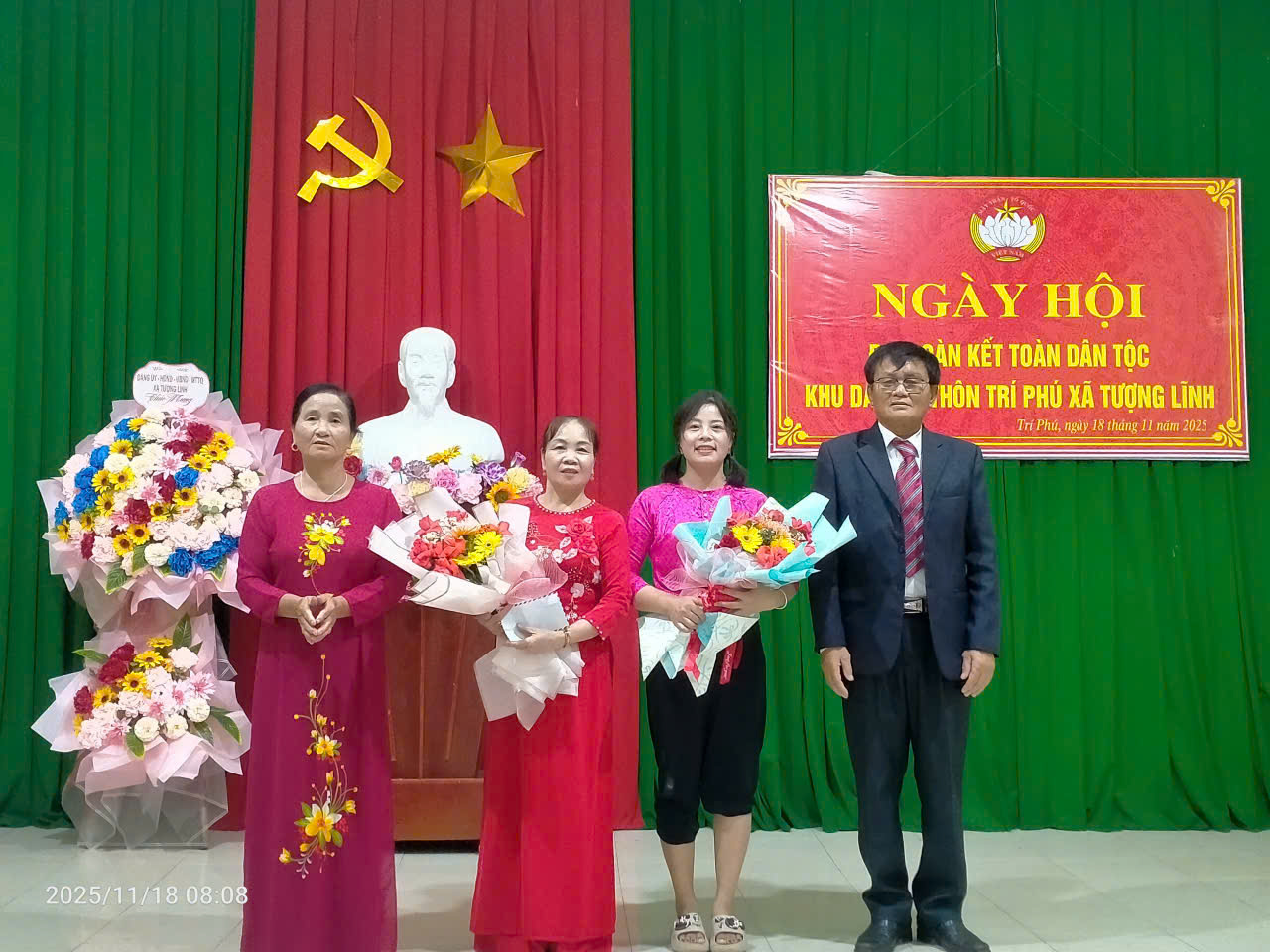 Description: C:\Users\User\Desktop\tri phu\z7238966711169_fbdb321bbeba60264866dfd4fb1804ee.jpg