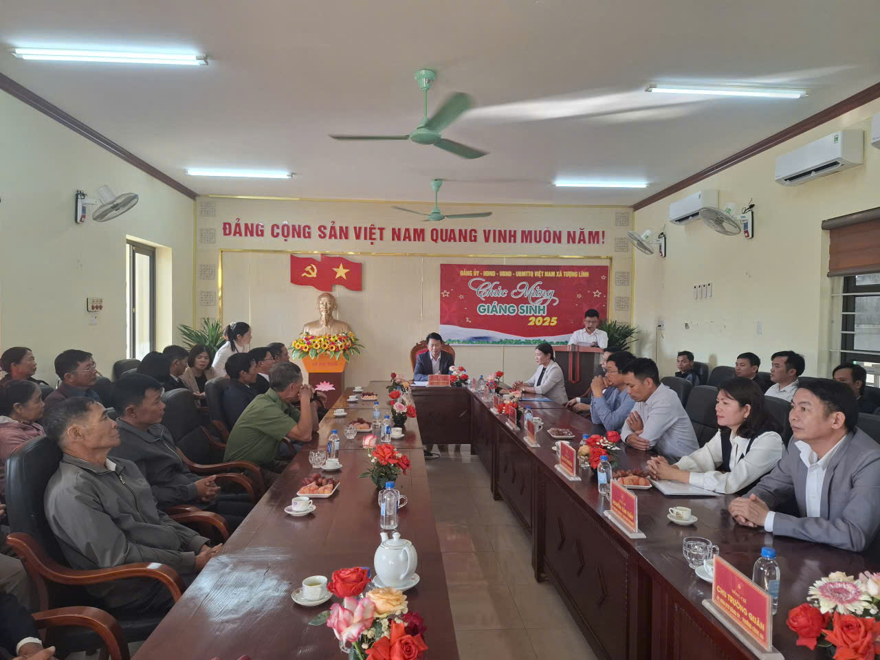 Description: C:\Users\User\Desktop\gặp măt\z7341788438519_08bac958bd6d9e1b10483d13c6b5642c.jpg