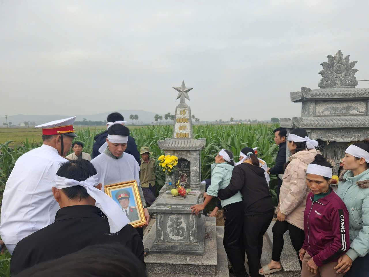 Description: C:\Users\User\Desktop\an tang\z7375944464995_78810abd4f2fb02acc6e9f1d8ceba822.jpg