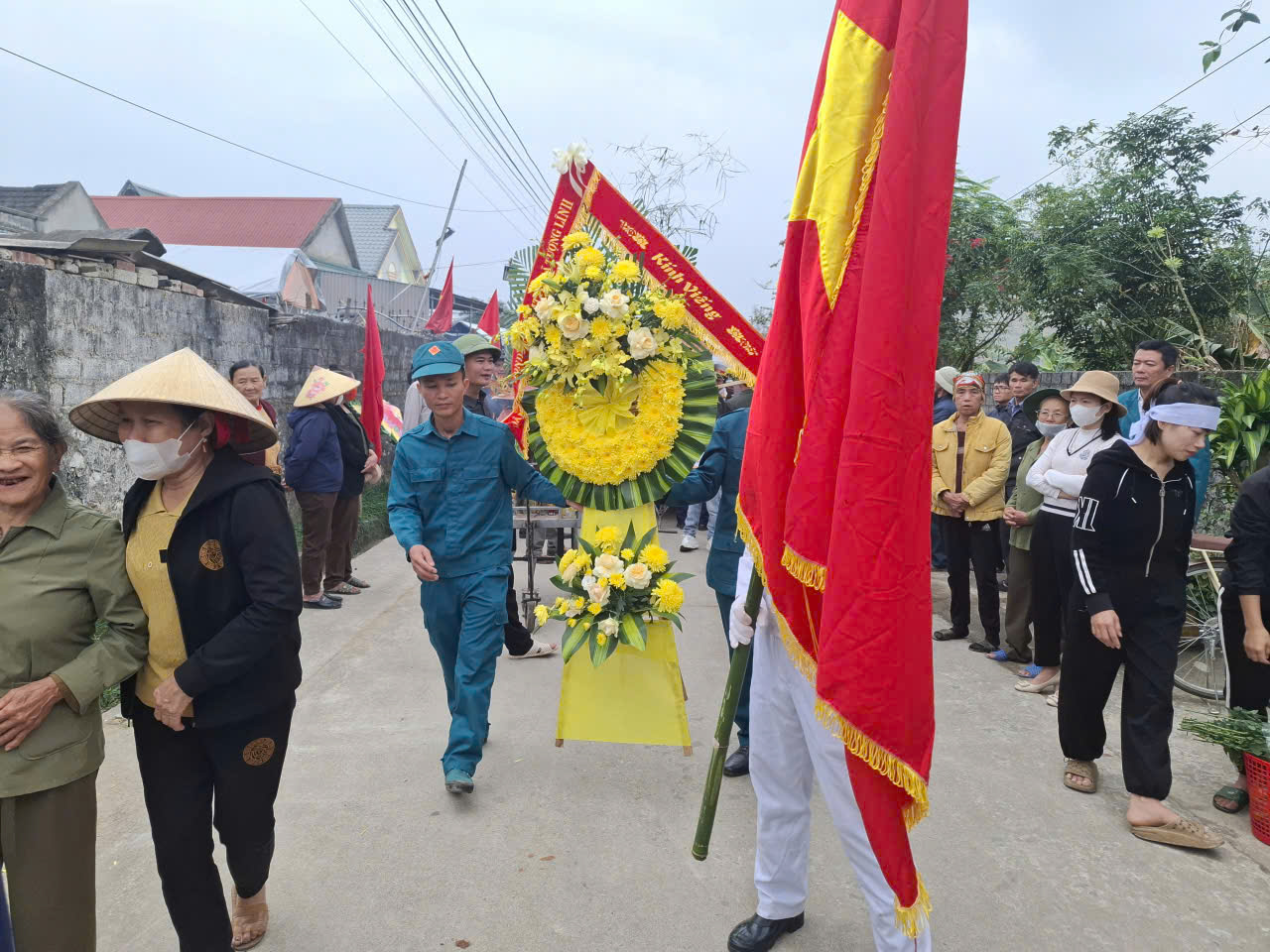 Description: C:\Users\User\Desktop\an tang\nhuyen phu lan\z7380504255799_243c27ec3981a616107564054a7f8f96.jpg