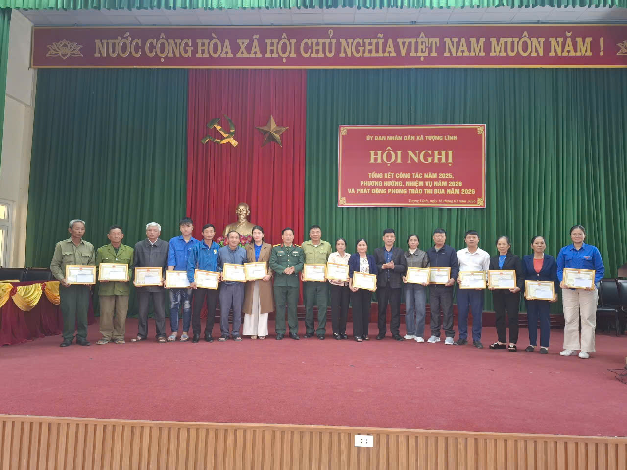 Description: C:\Users\User\Desktop\111\tuyen truyen\z7446025240297_6987c6ceea87580c10bda31fdc00592e.jpg