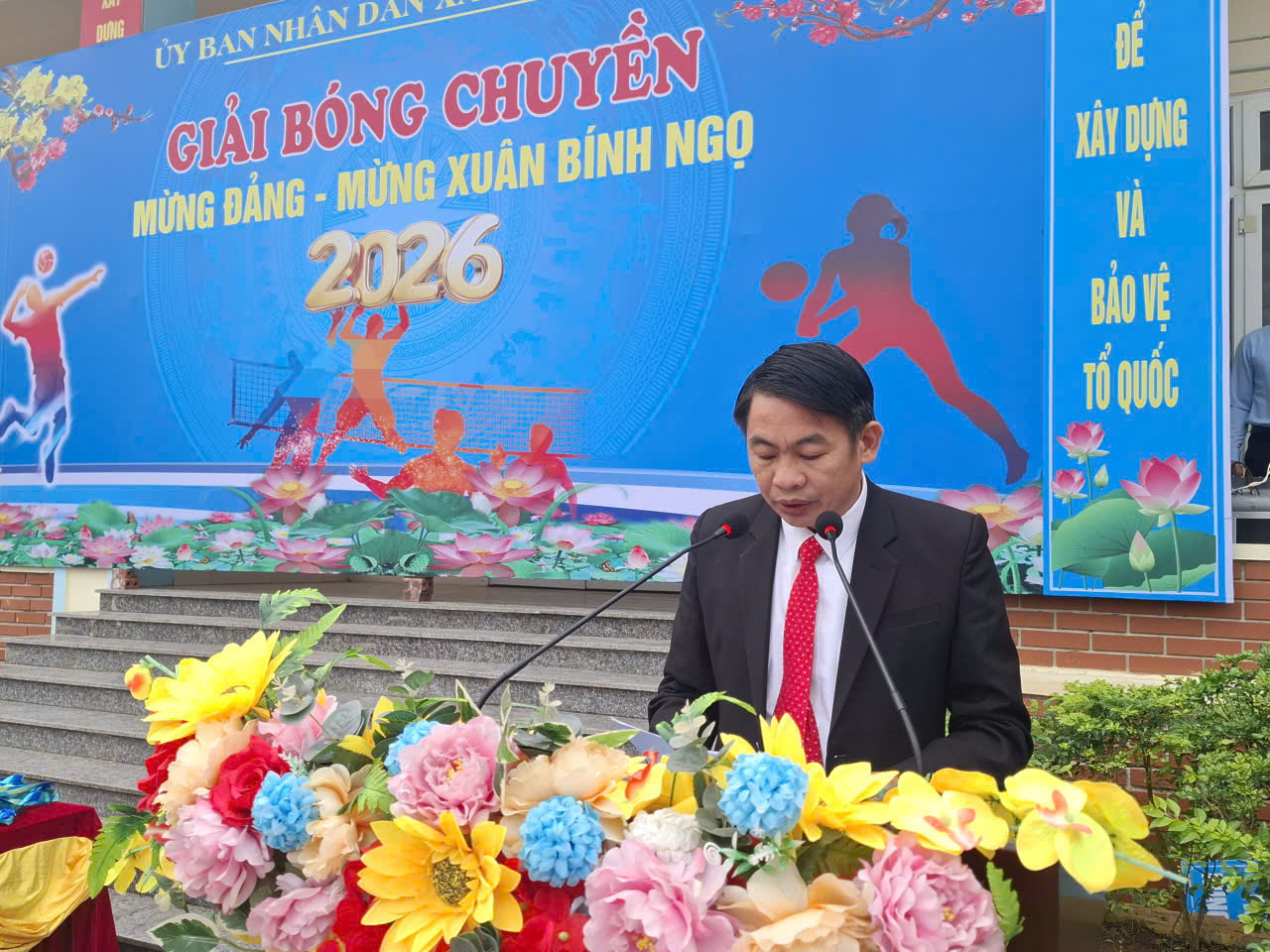 Description: C:\Users\User\Desktop\the thao\z7524706610392_378612124b7f08624341640dccb3b5d7.jpg