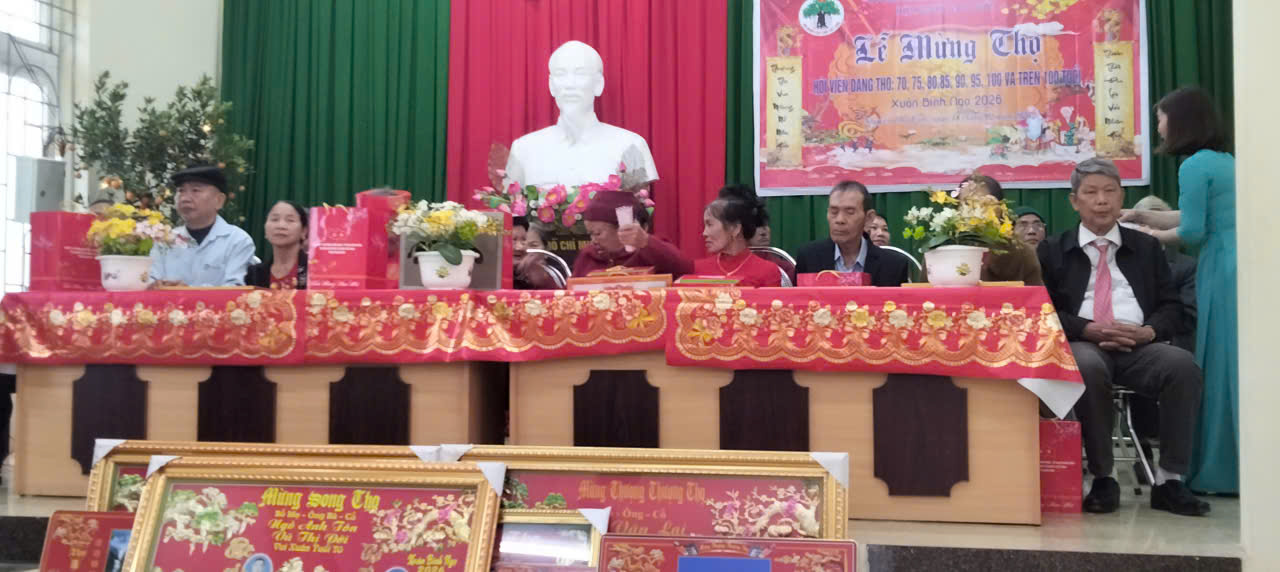 Description: C:\Users\User\Desktop\mung tho\z7545504308887_21b1e4a96c0de0c896ef9592b8ffee30.jpg