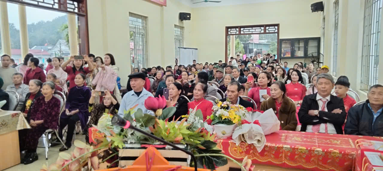 Description: C:\Users\User\Desktop\mung tho\z7545504310842_aa43babb3286f9c7c4864abf19f2344d.jpg