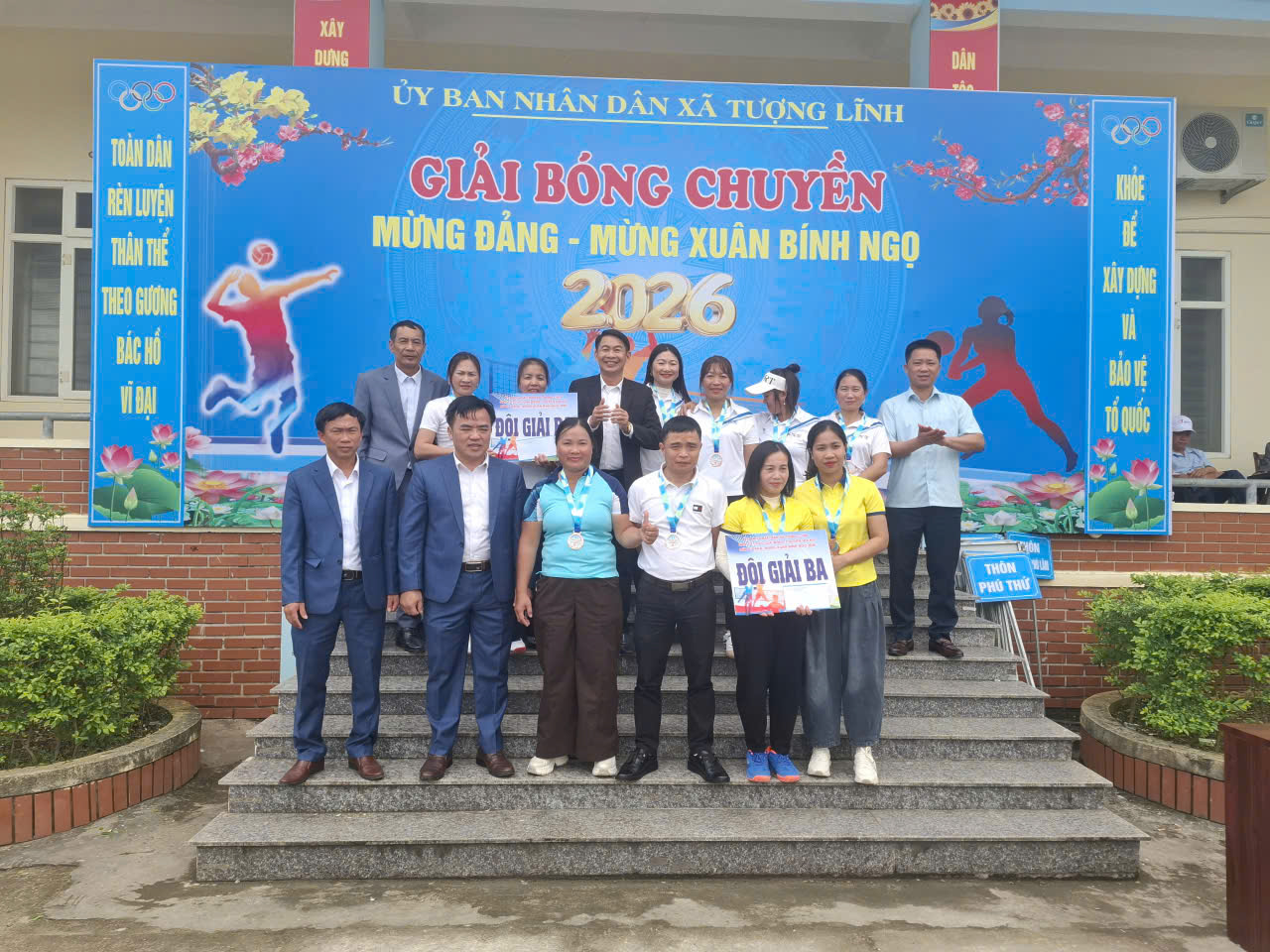 Description: C:\Users\User\Desktop\trao giai\z7551197710303_a66816372178bc348e628c9bdcc455c0.jpg