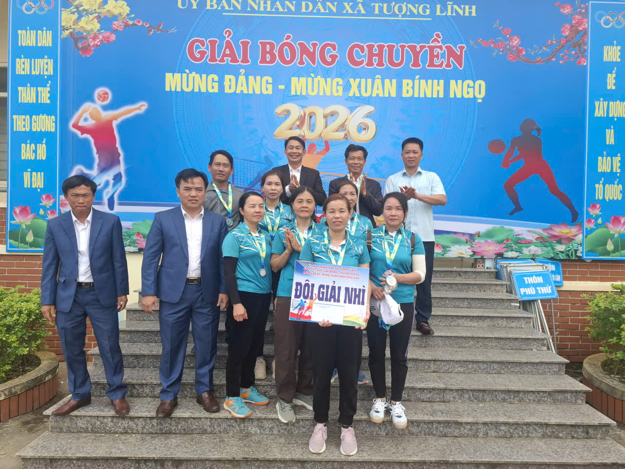 Description: C:\Users\User\Desktop\trao giai\z7551197657908_f8ef12d9324bd53a2a38668dcf9ae298.jpg