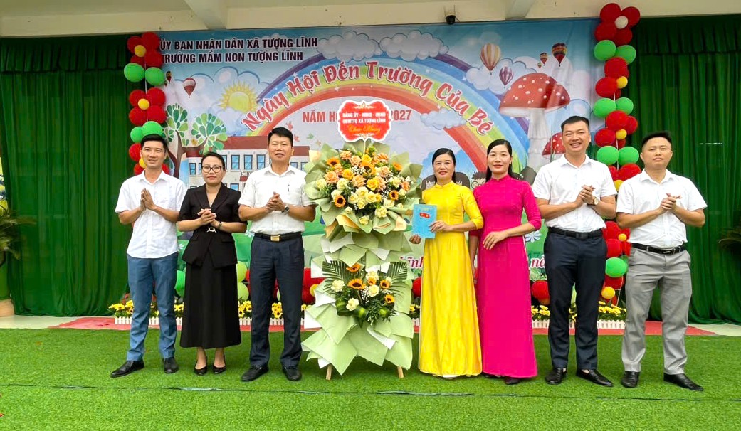 Description: C:\Users\User\Desktop\khai giảng\1788569676781_4461145493143074488_4461145493143074488_e4967f387310fa5ecb47b195cc4883dc.jpg