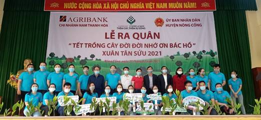 UBND xã Tượng LĩnhPhối hợp với Ngân hàng NN và PTNT chi nhánh Nam Thanh Hóa tổ chức tết trồng cây nhân dịp đầu Xuân 2021.