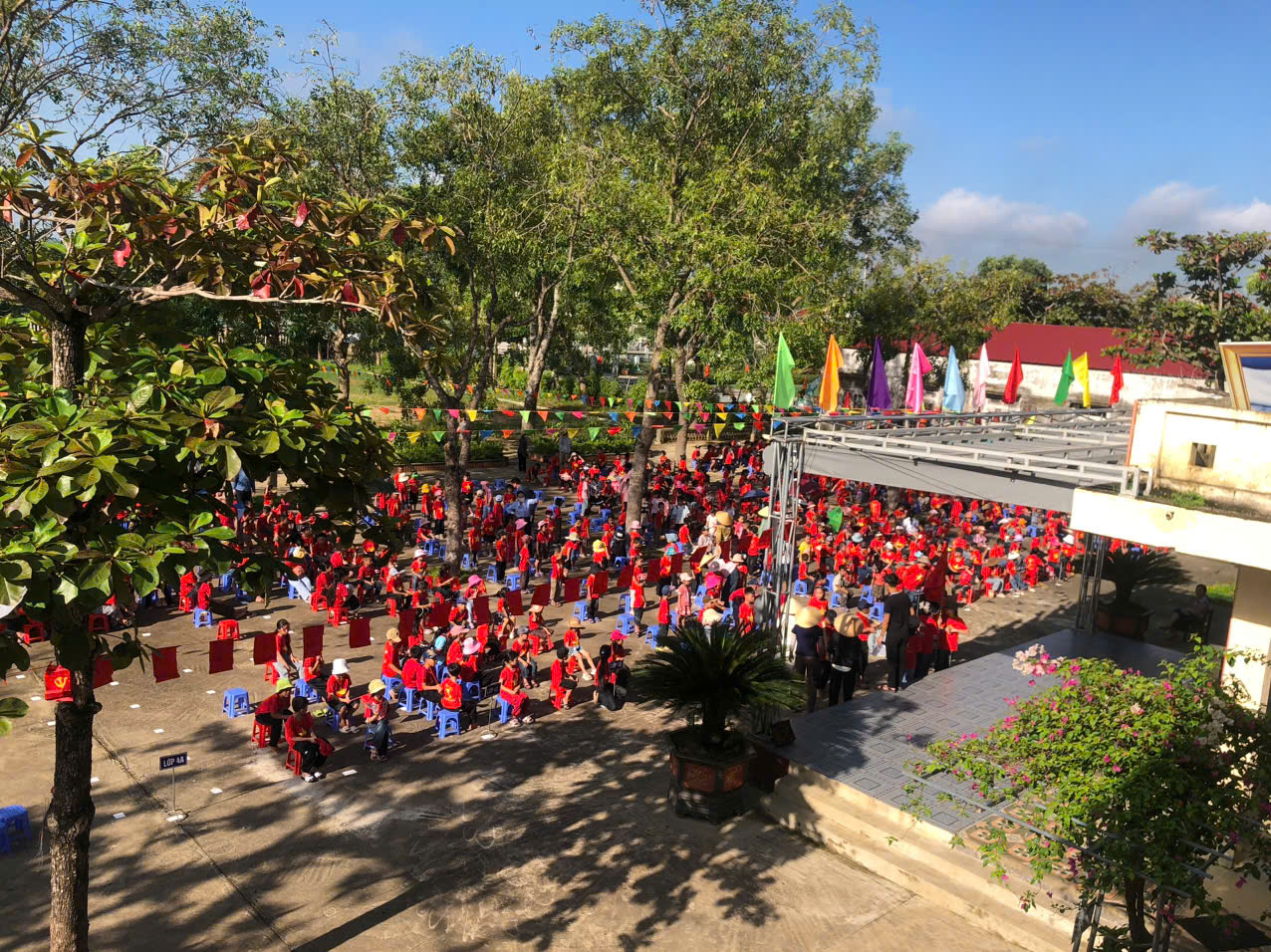 Không khí rộn ràng chuẩn bị lễ khai giảng năm học mới tại xã Thăng Bình  ​