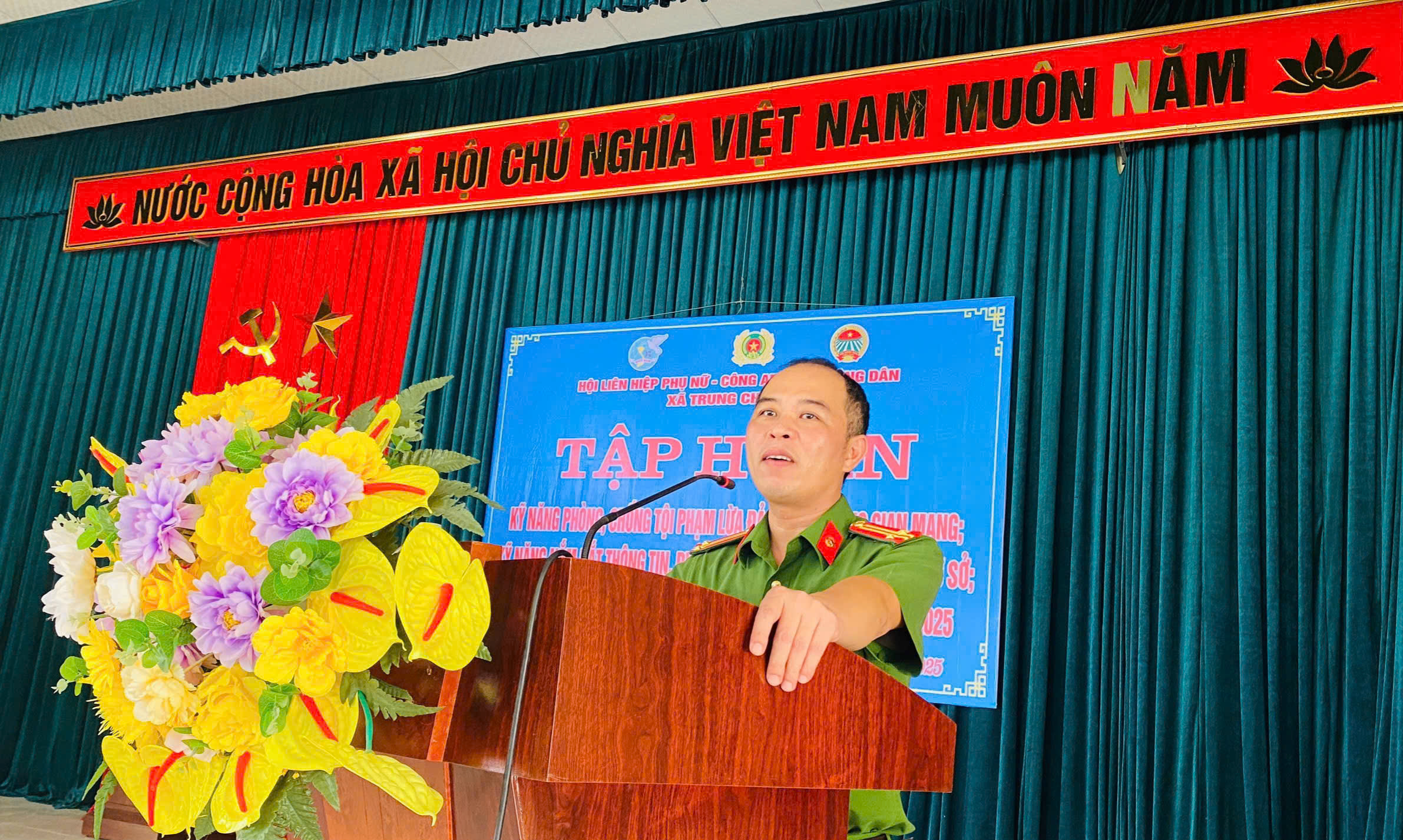 Anh-tin-bai