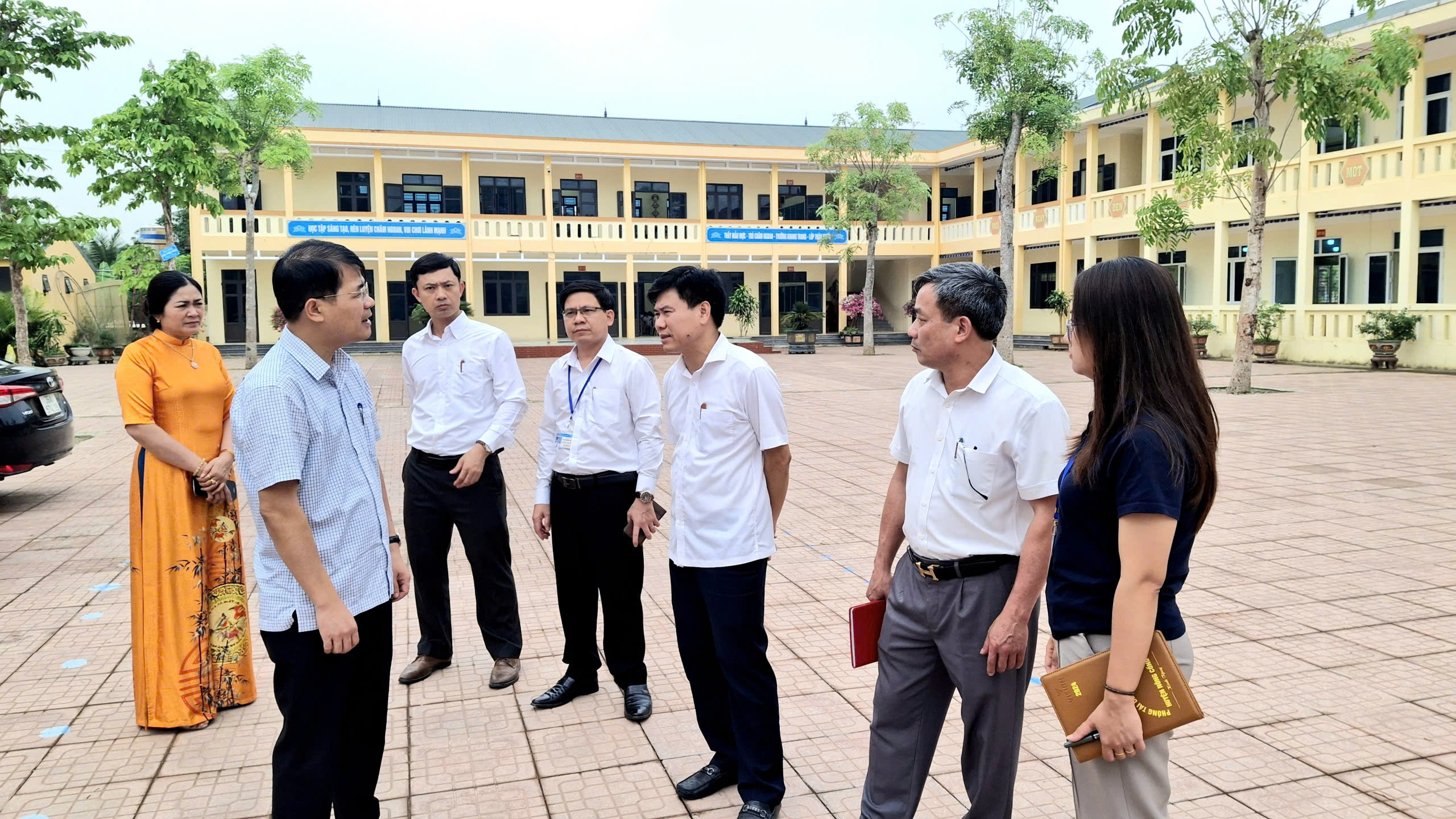 Anh-tin-bai