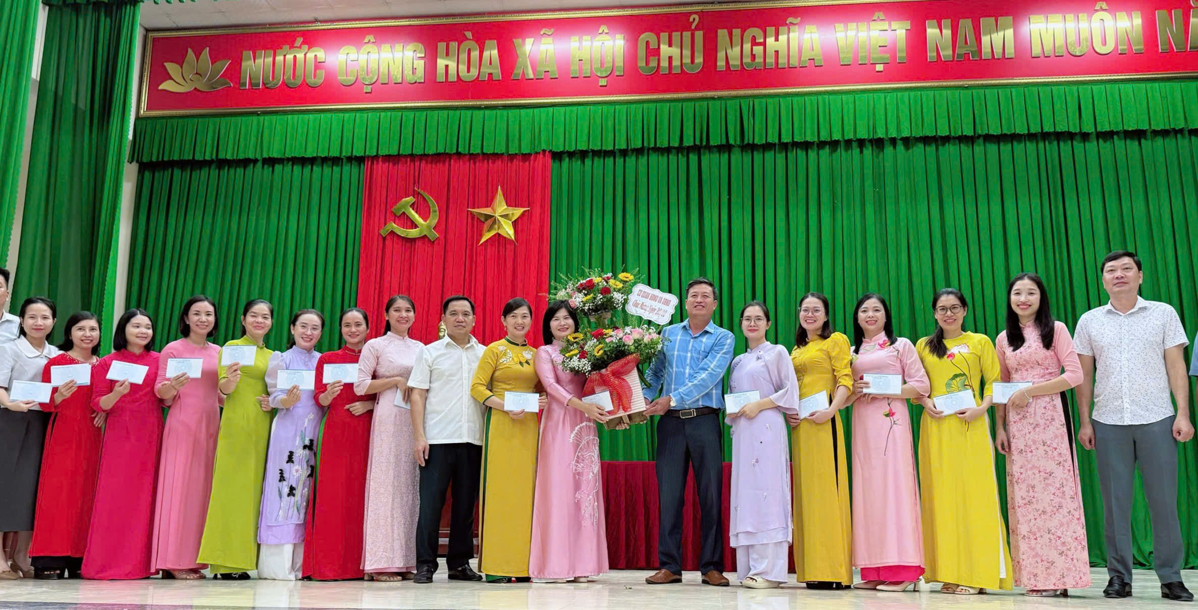Anh-tin-bai