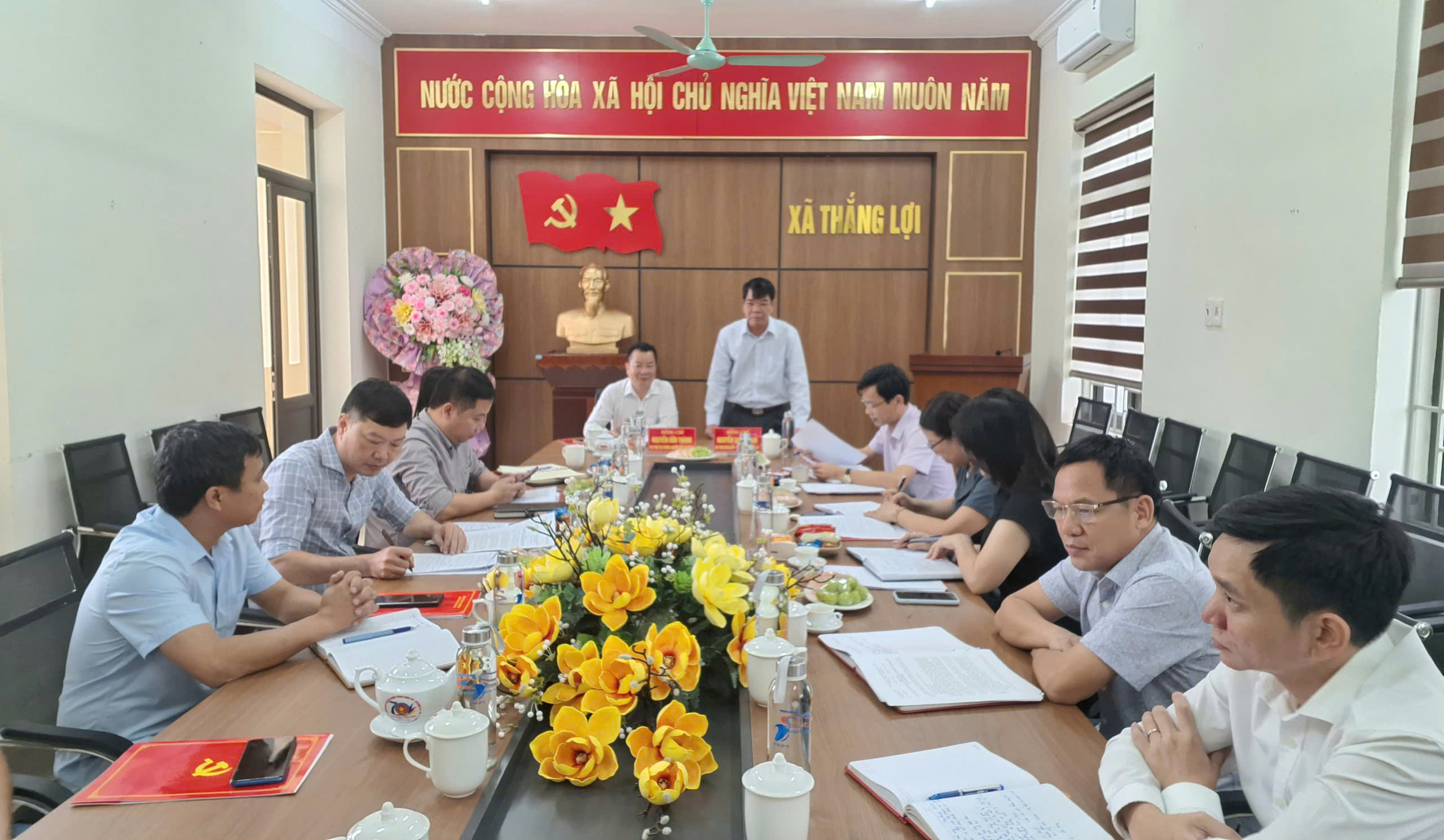 Anh-tin-bai