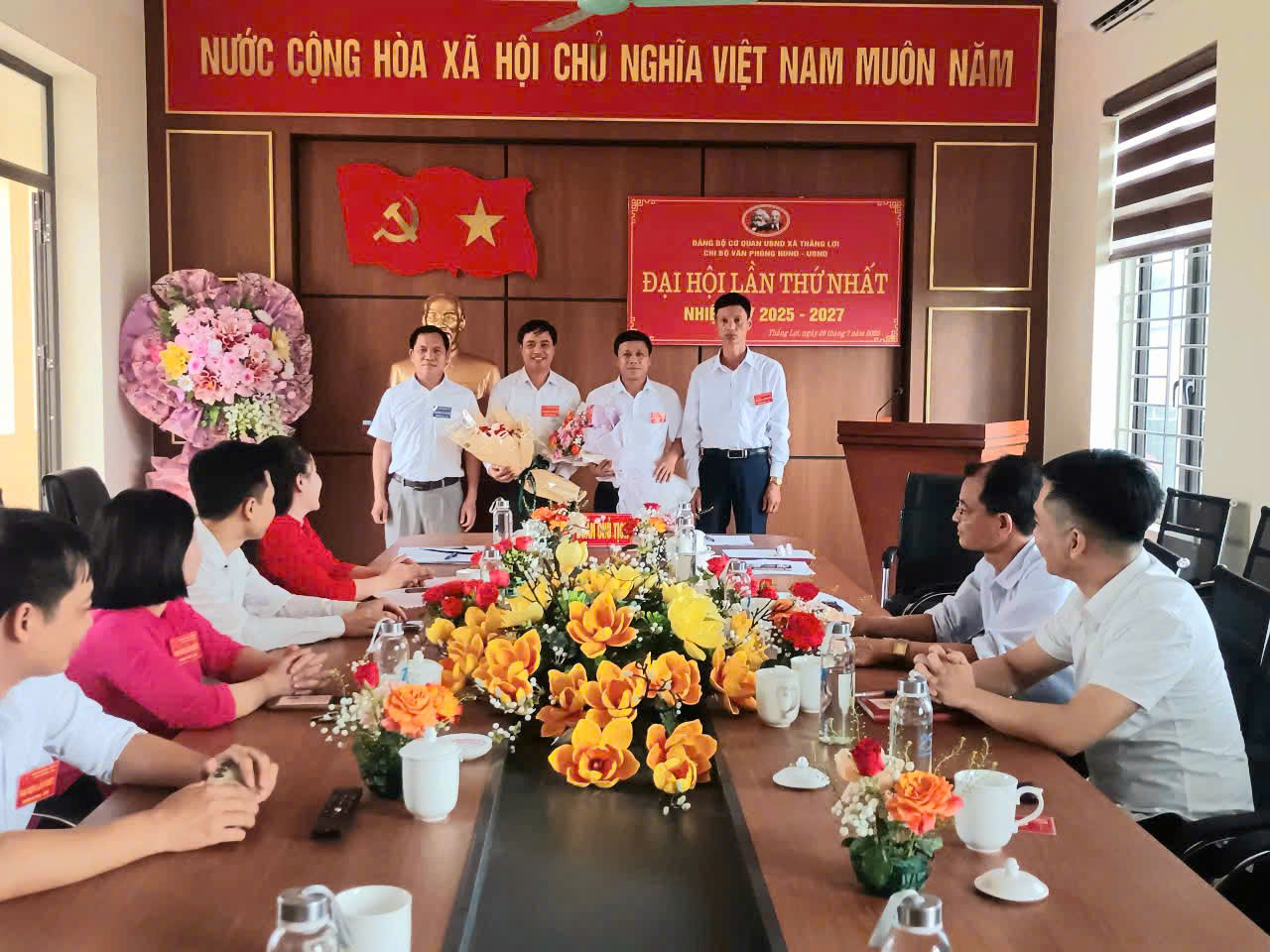 Anh-tin-bai