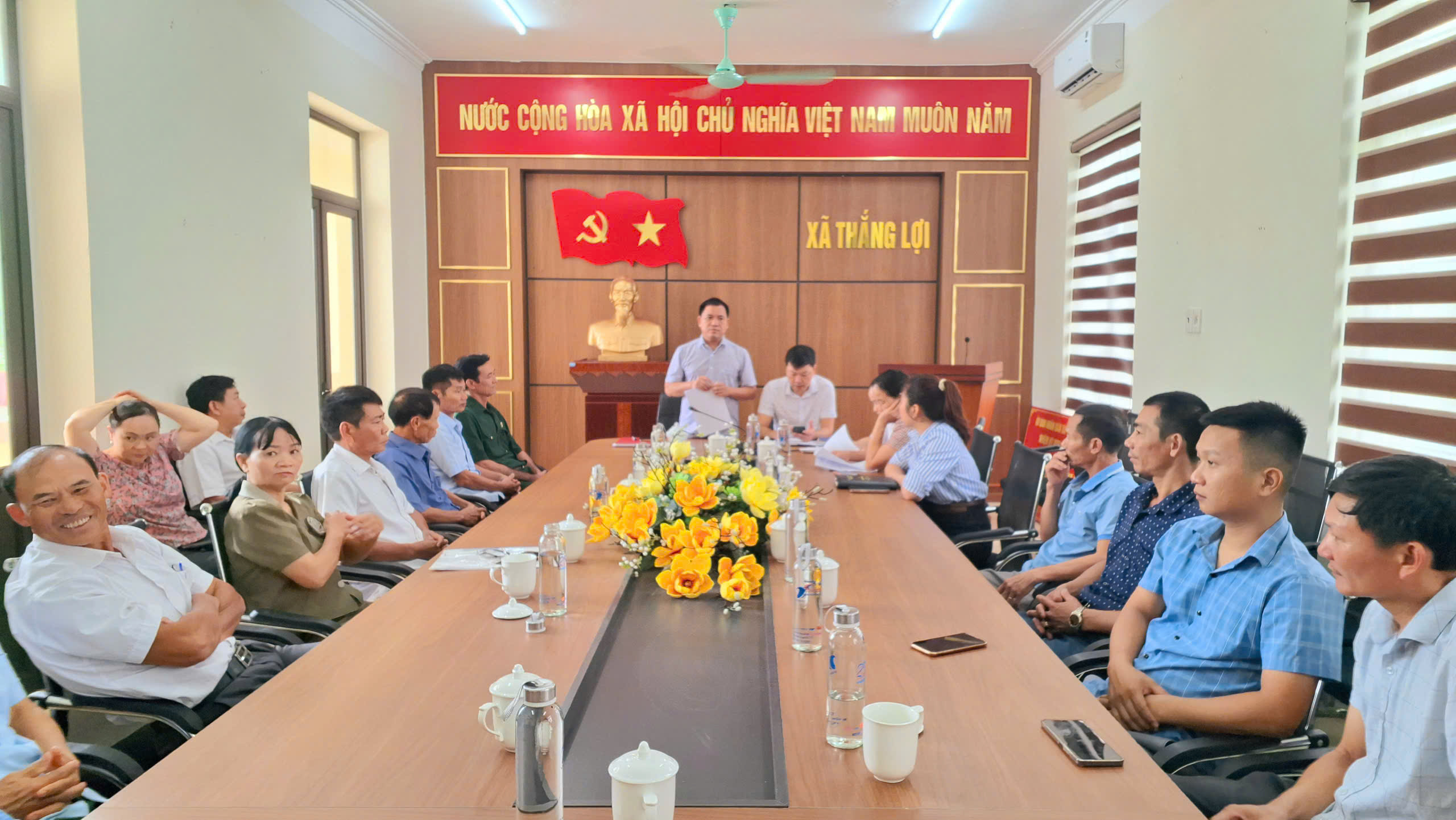 UBND xã Thắng Lợi làm việc với cán bộ không chuyên trách về thực hiện các chế độ chính sách sau khi sắp xếp tổ chức chính quyền địa phương 2 cấp