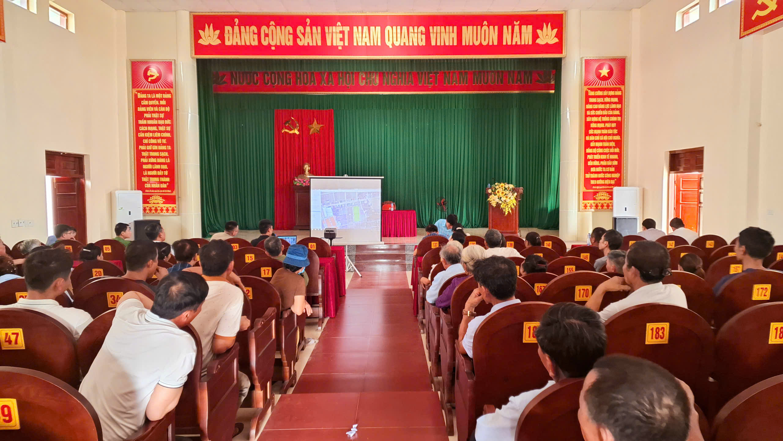 UBND xã Thắng Lợi Hội nghị thống nhất quy mô mặt bằng quy hoạch khu tái định cư dự án đường sắt tốc độ cao Bắc - Nam